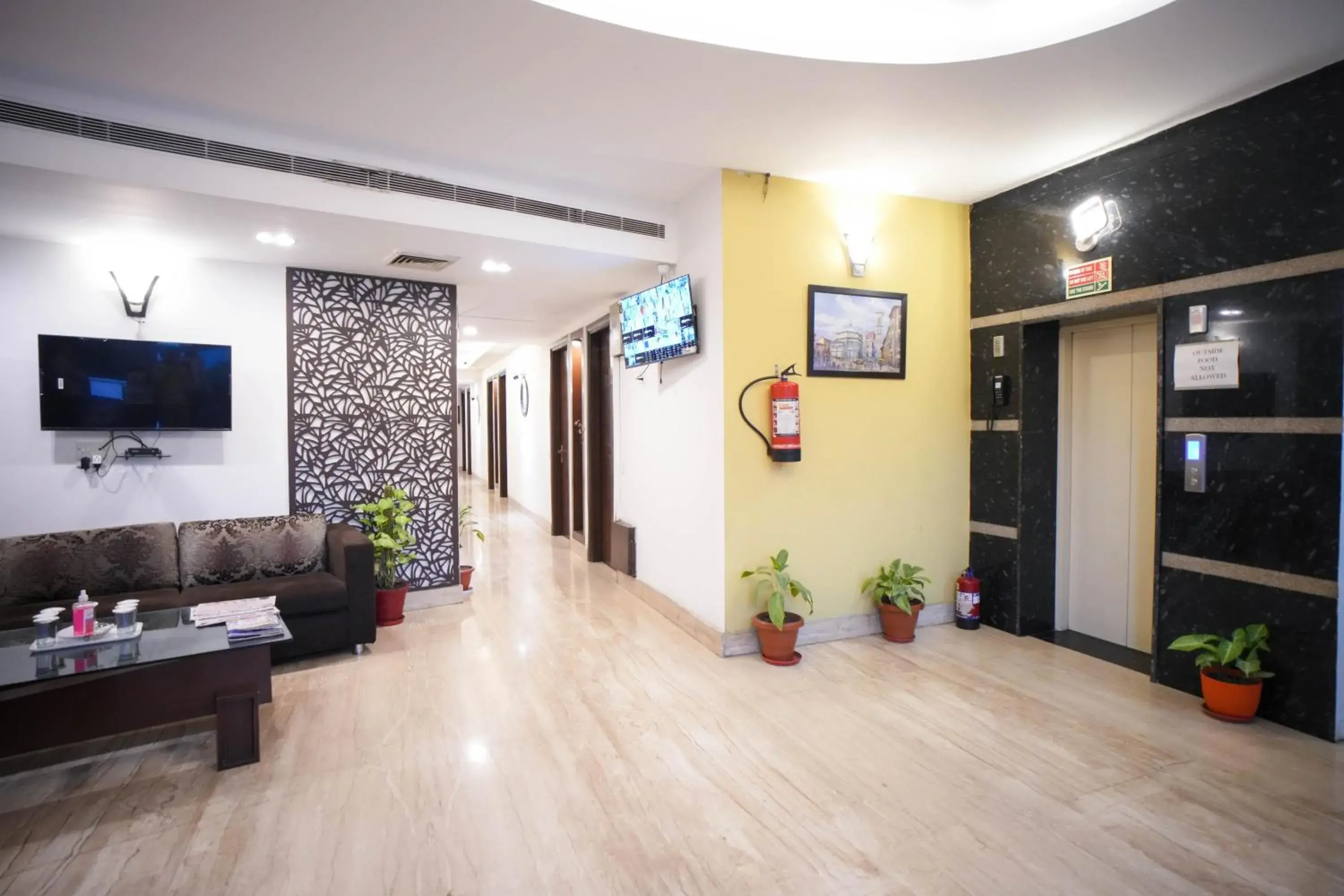 Lobby or reception in Hotel Haris MG Road Gurugram Lobby or reception in Hotel Haris MG Road Gurugram