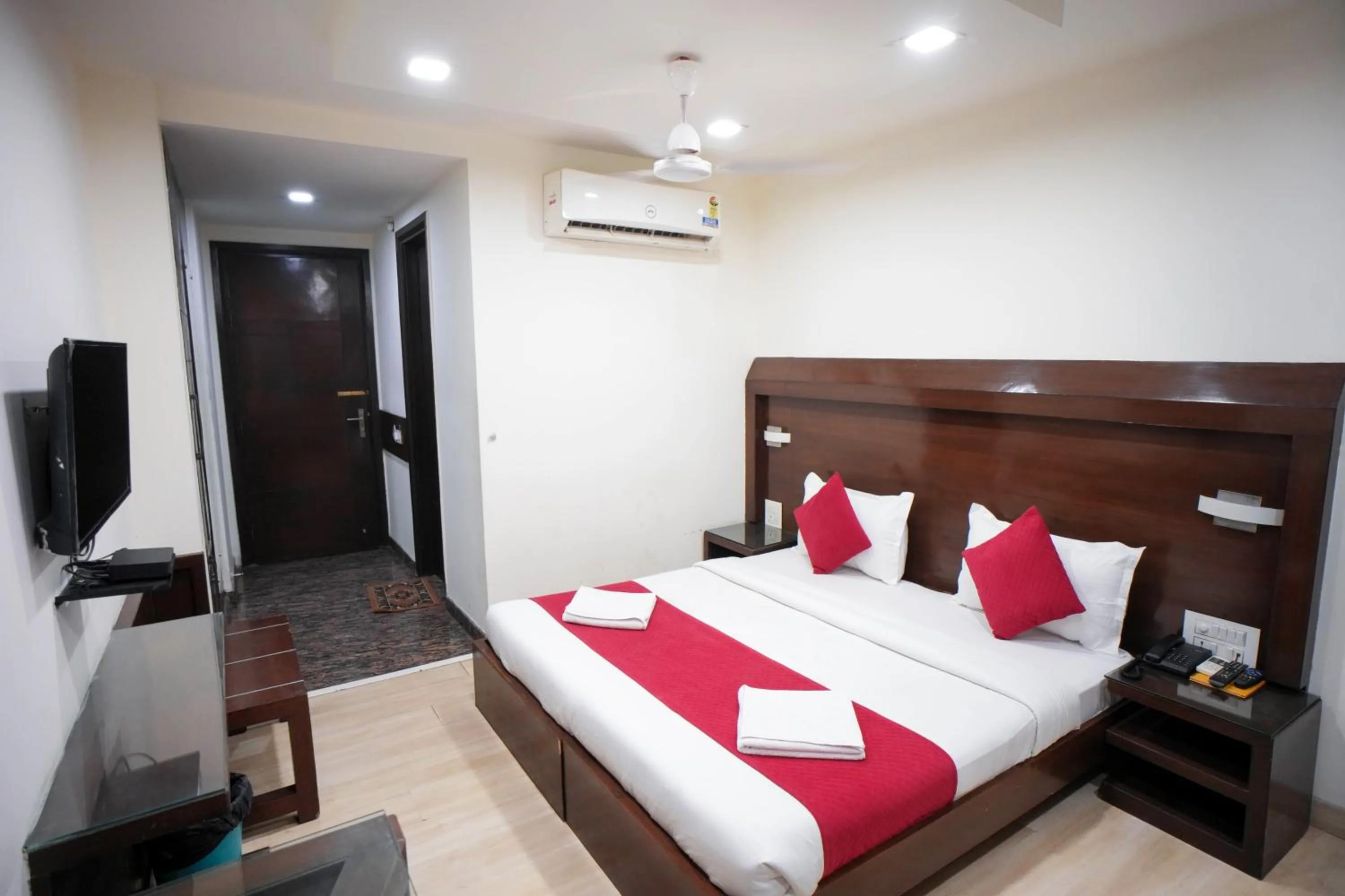 Bedroom, Bed in Hotel Haris MG Road Gurugram