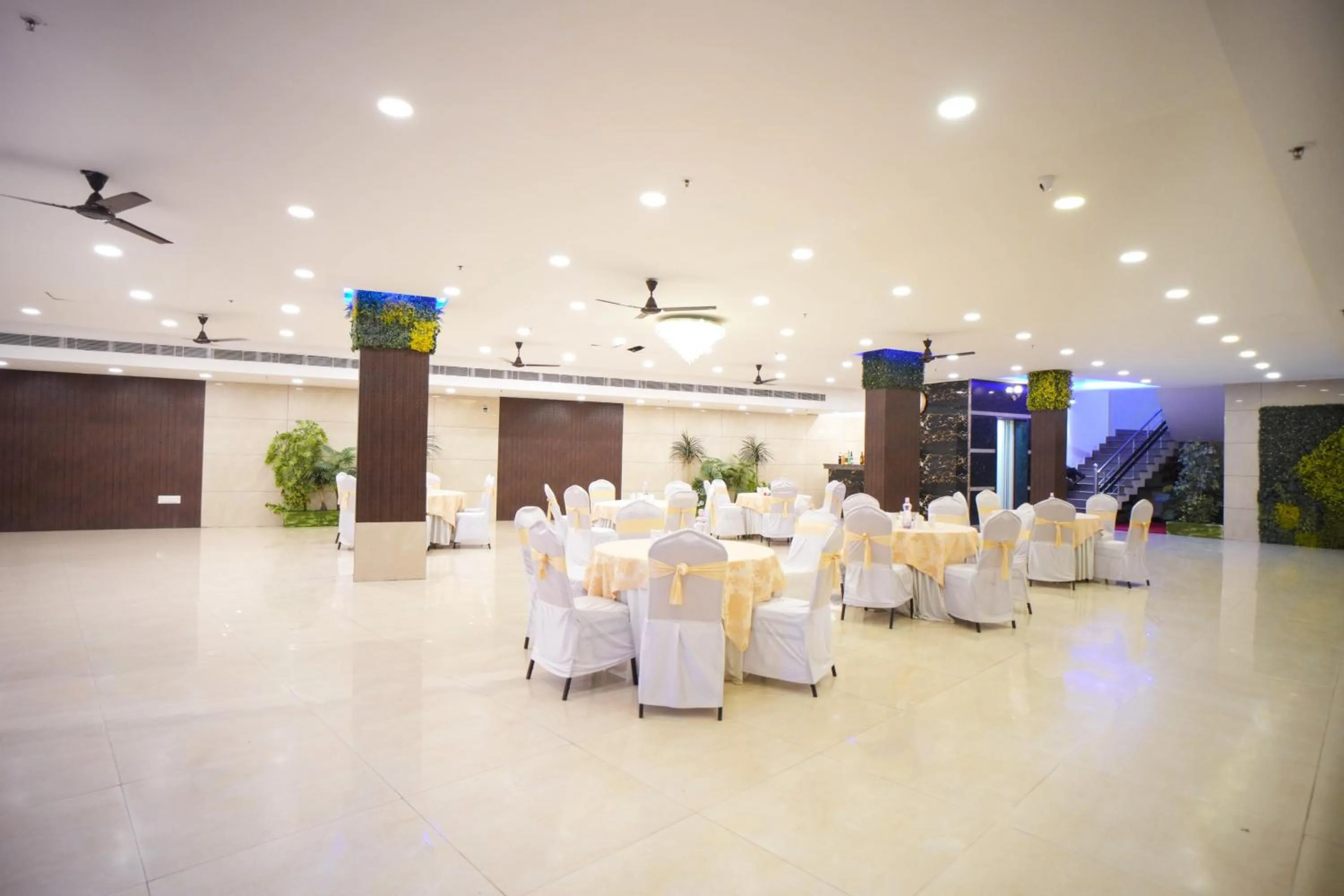 Banquet/Function facilities in Hotel Haris MG Road Gurugram