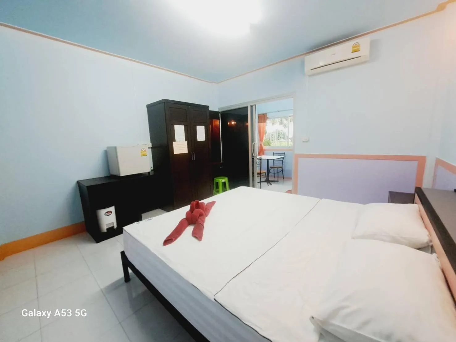 Bed in Peace Lanta Mansion