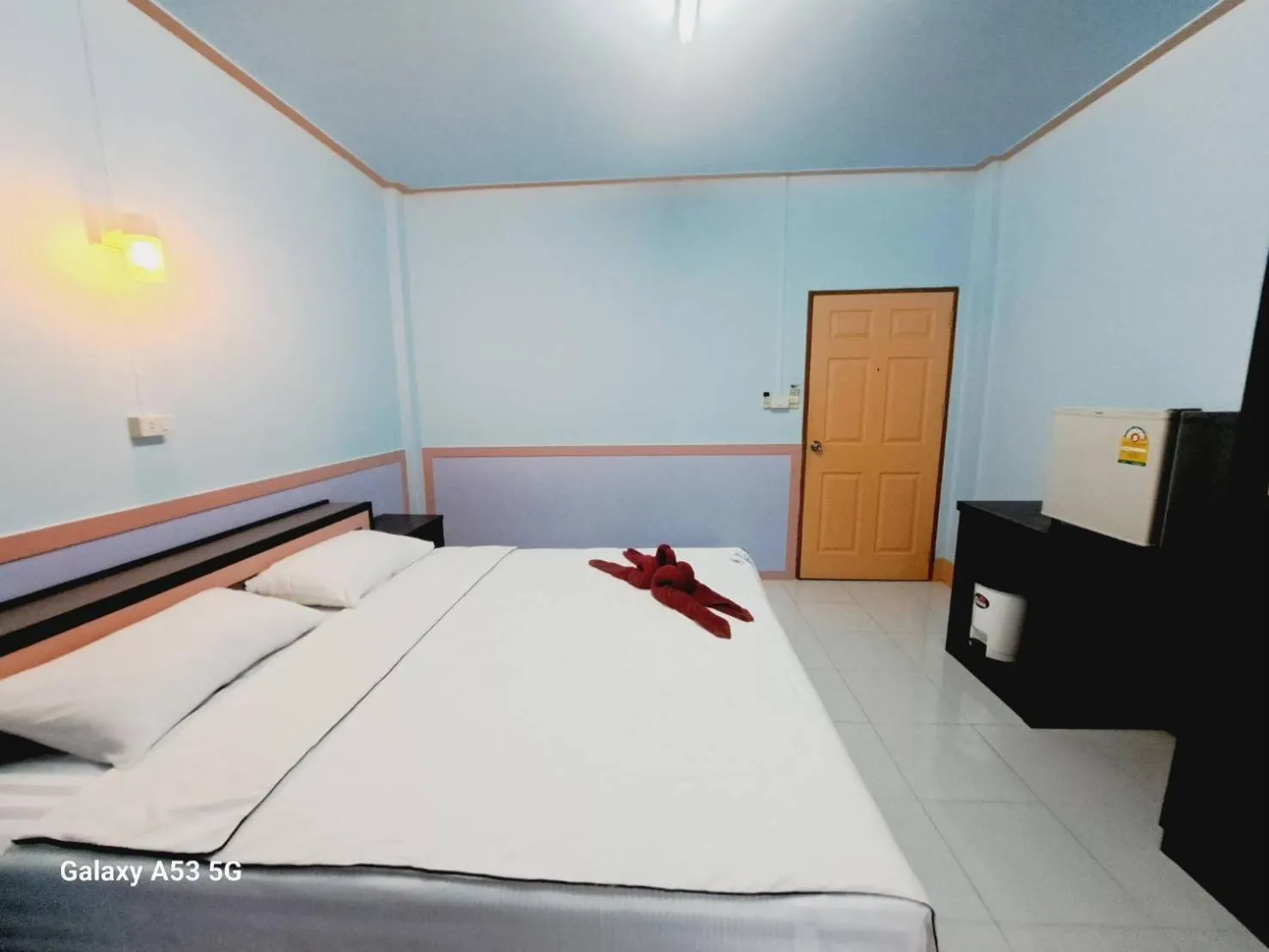 Bed in Peace Lanta Mansion