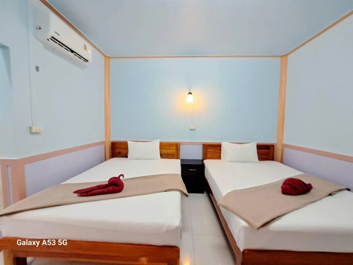 Bed in Peace Lanta Mansion