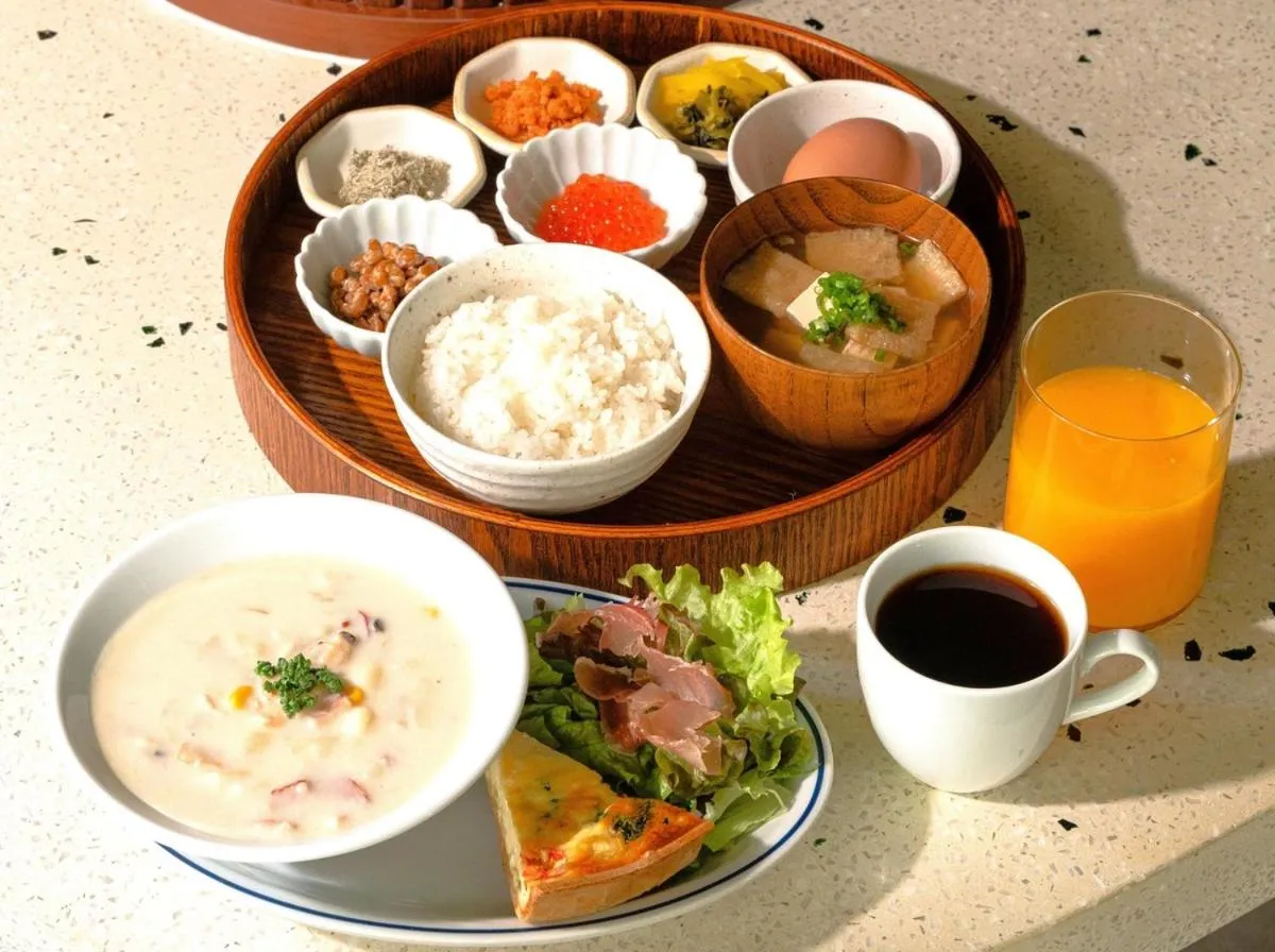 Restaurant/places to eat in Hotel Okus