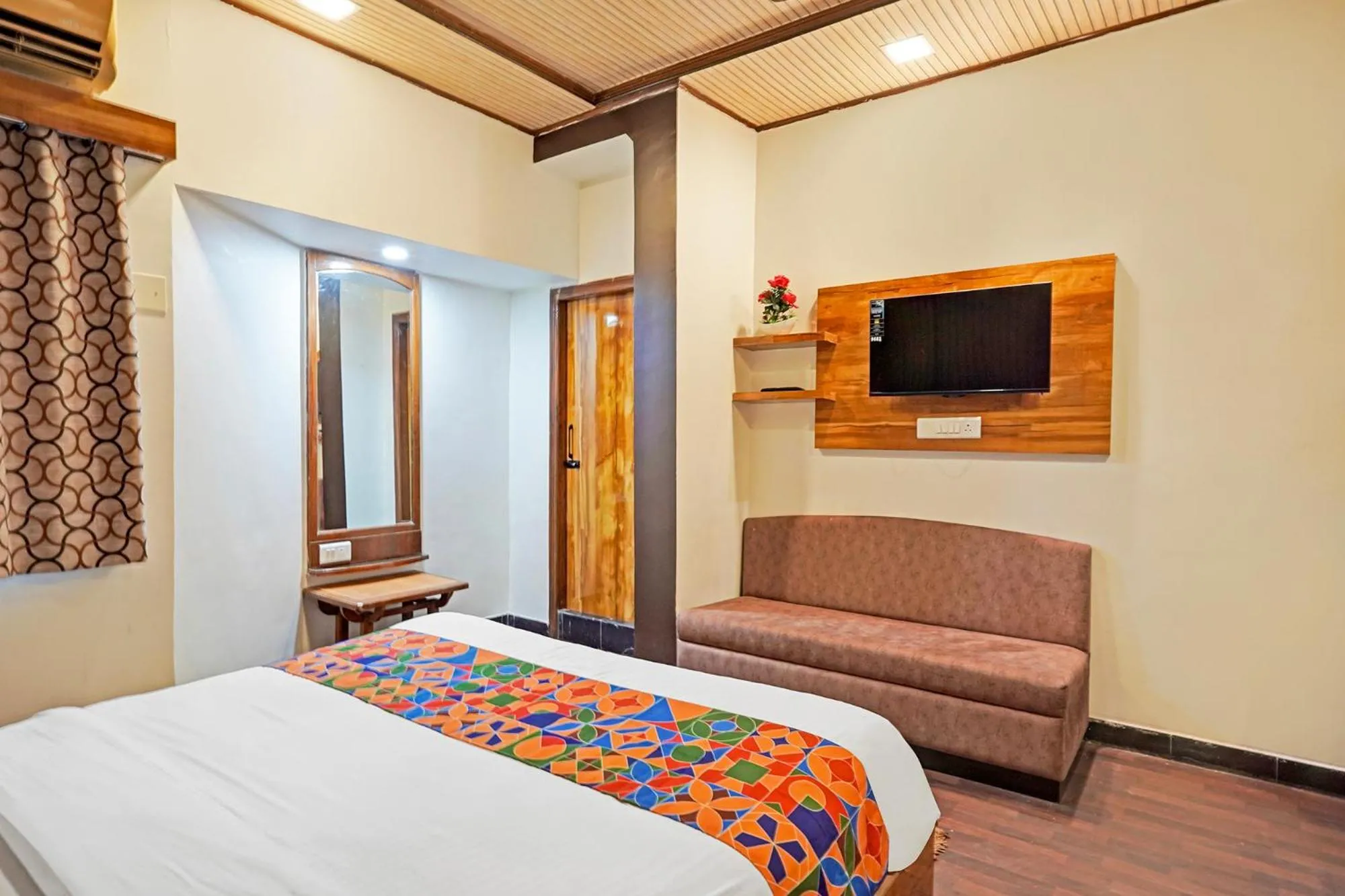 Bed in FabHotel Bridge