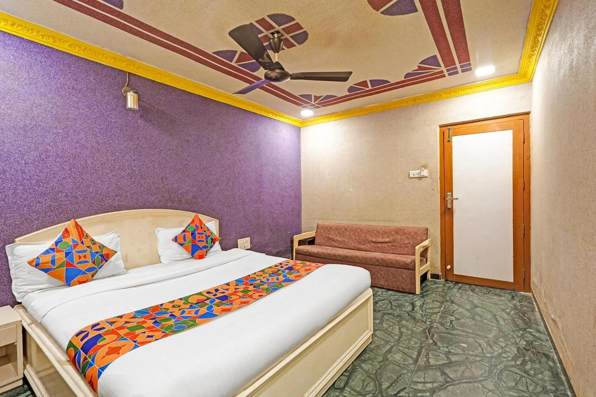 Bed in FabHotel Bridge