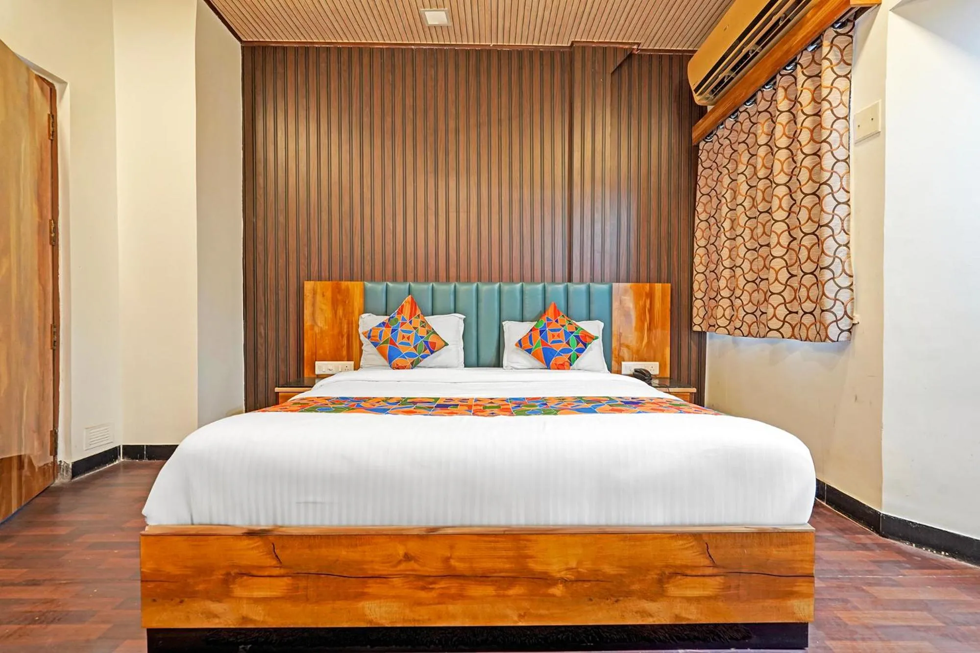 Bed in FabHotel Bridge