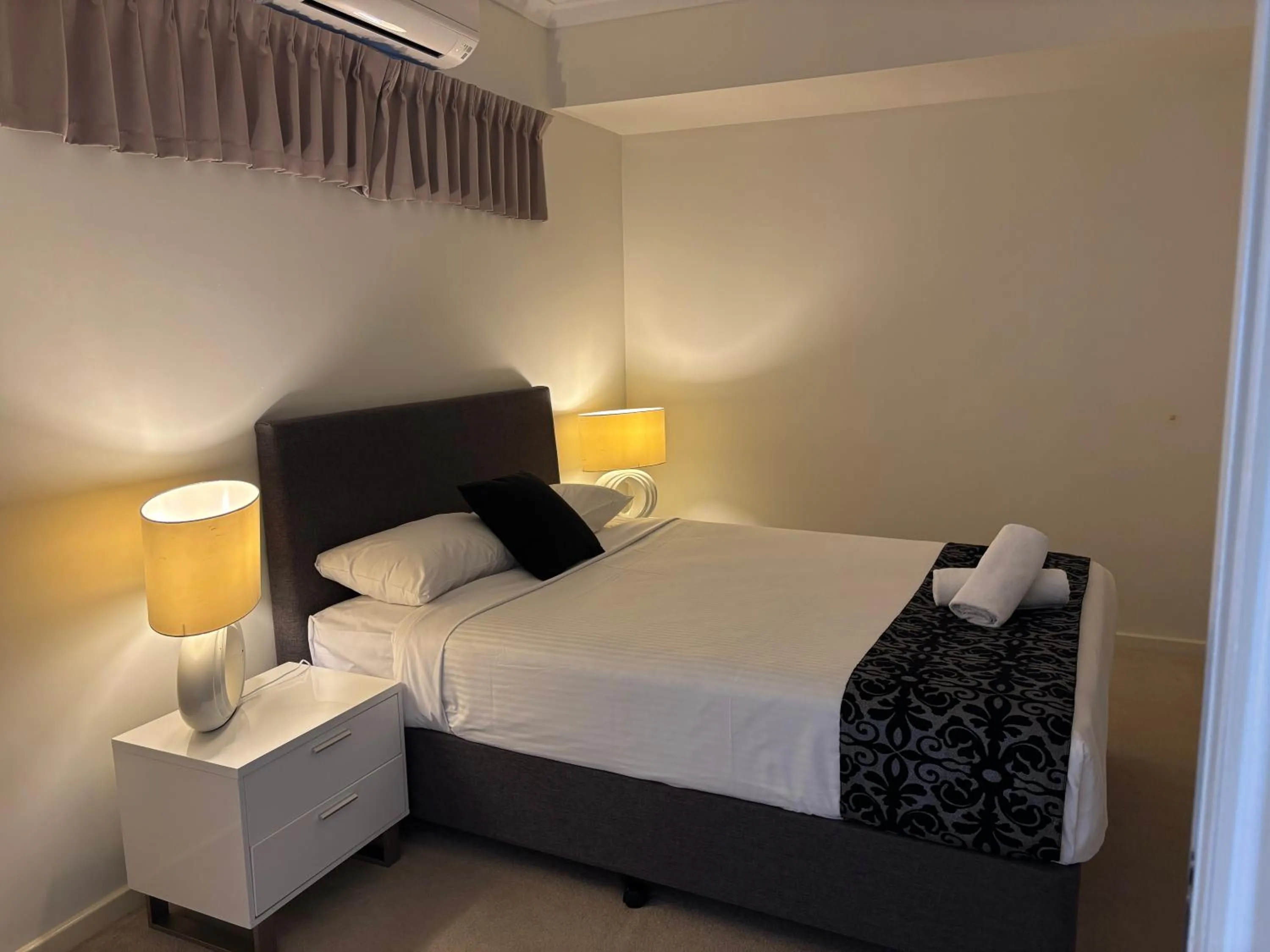 Bed in Bunbury Seaview Apartments