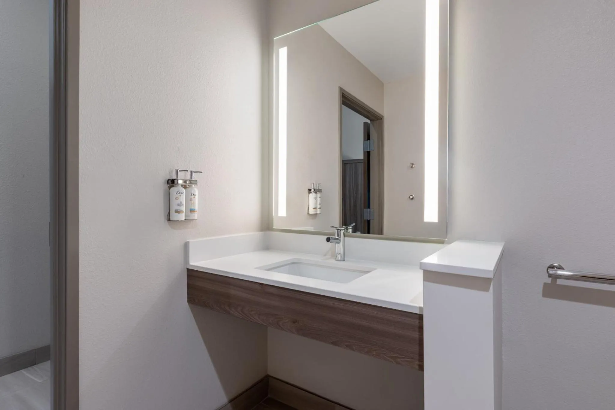 Photo of the whole room in Holiday Inn Express & Suites Westfield - Indianapolis by IHG