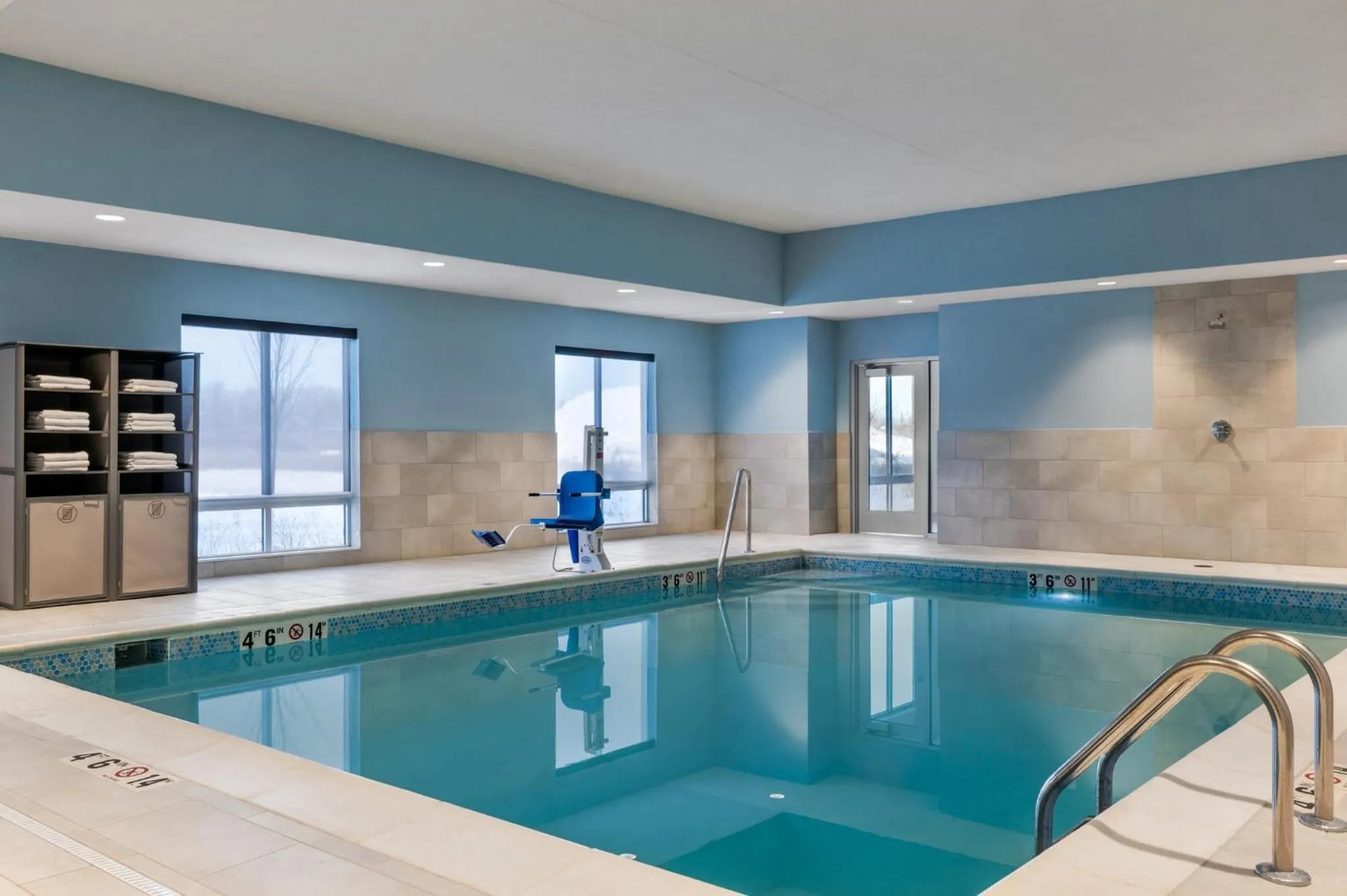 Swimming pool in Holiday Inn Express & Suites Westfield - Indianapolis by IHG