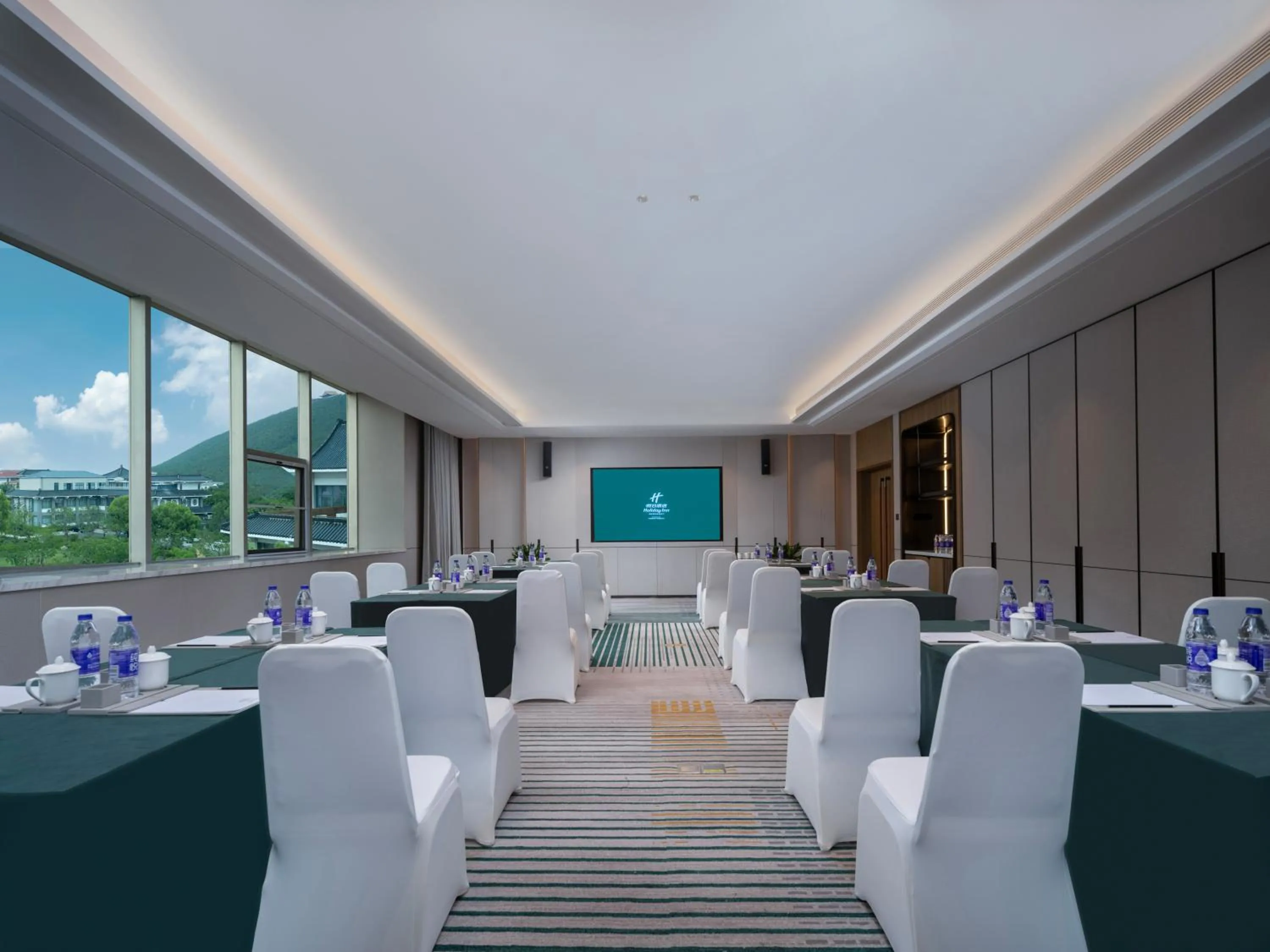 Meeting/conference room in Holiday Inn Xuzhou Yunquan by IHG