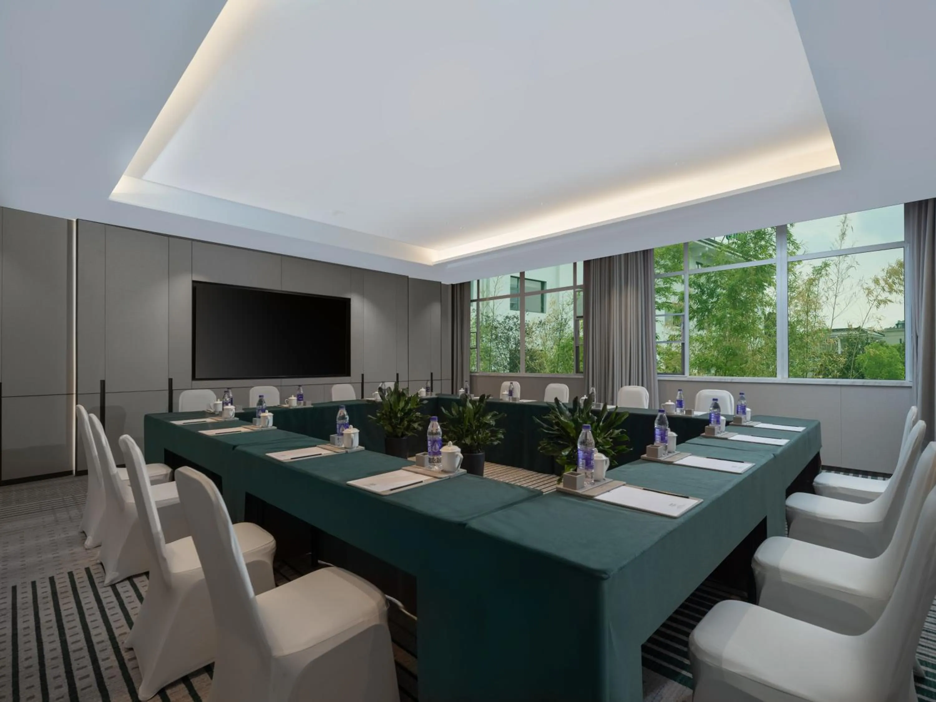 Meeting/conference room in Holiday Inn Xuzhou Yunquan by IHG