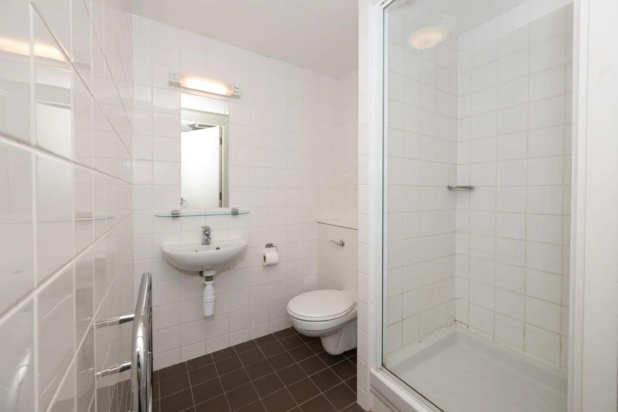 Shower in Victoria Mills - UCC Summer Beds