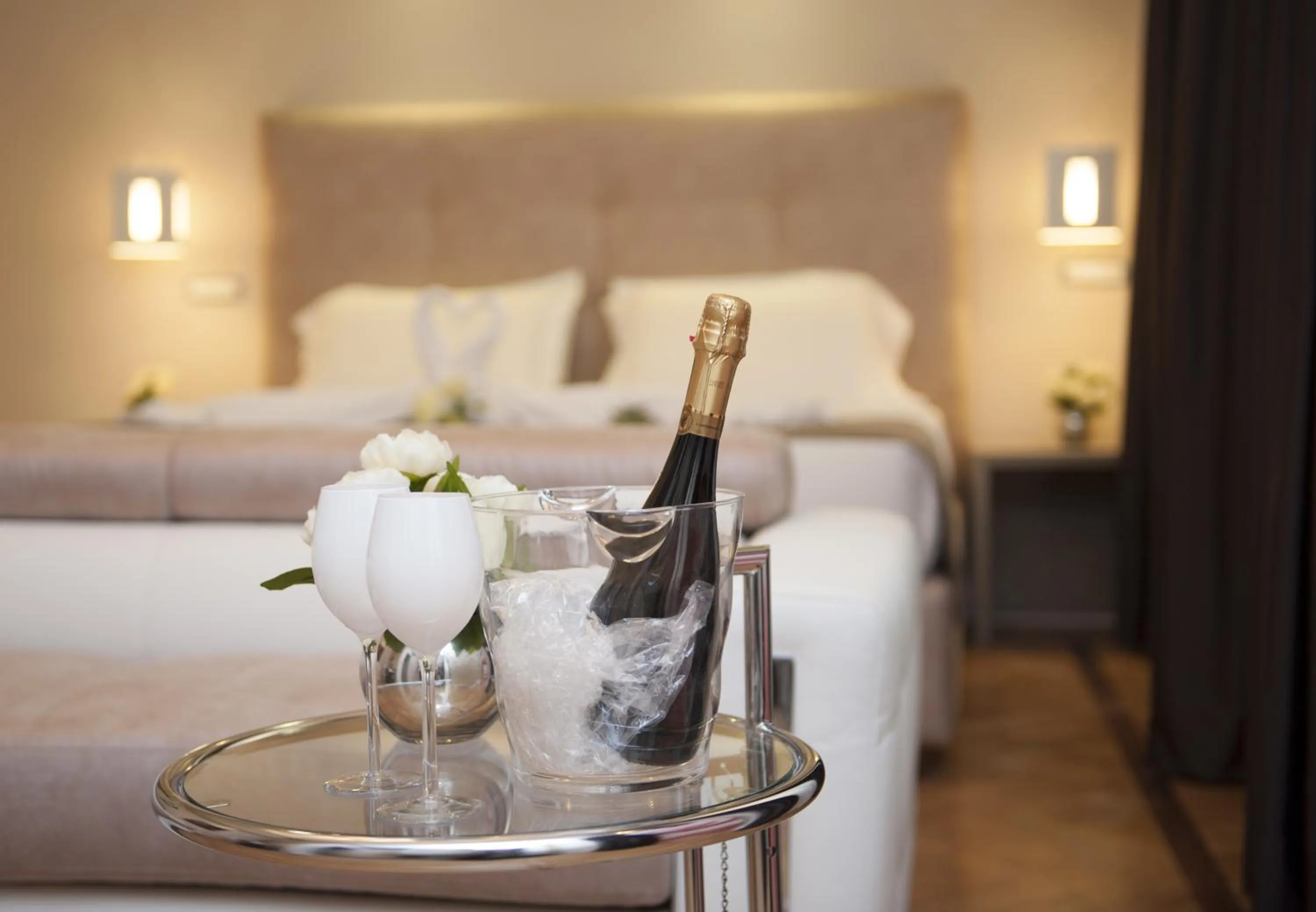 Decorative detail, Bed in Terrazza Marco Antonio Luxury Suite