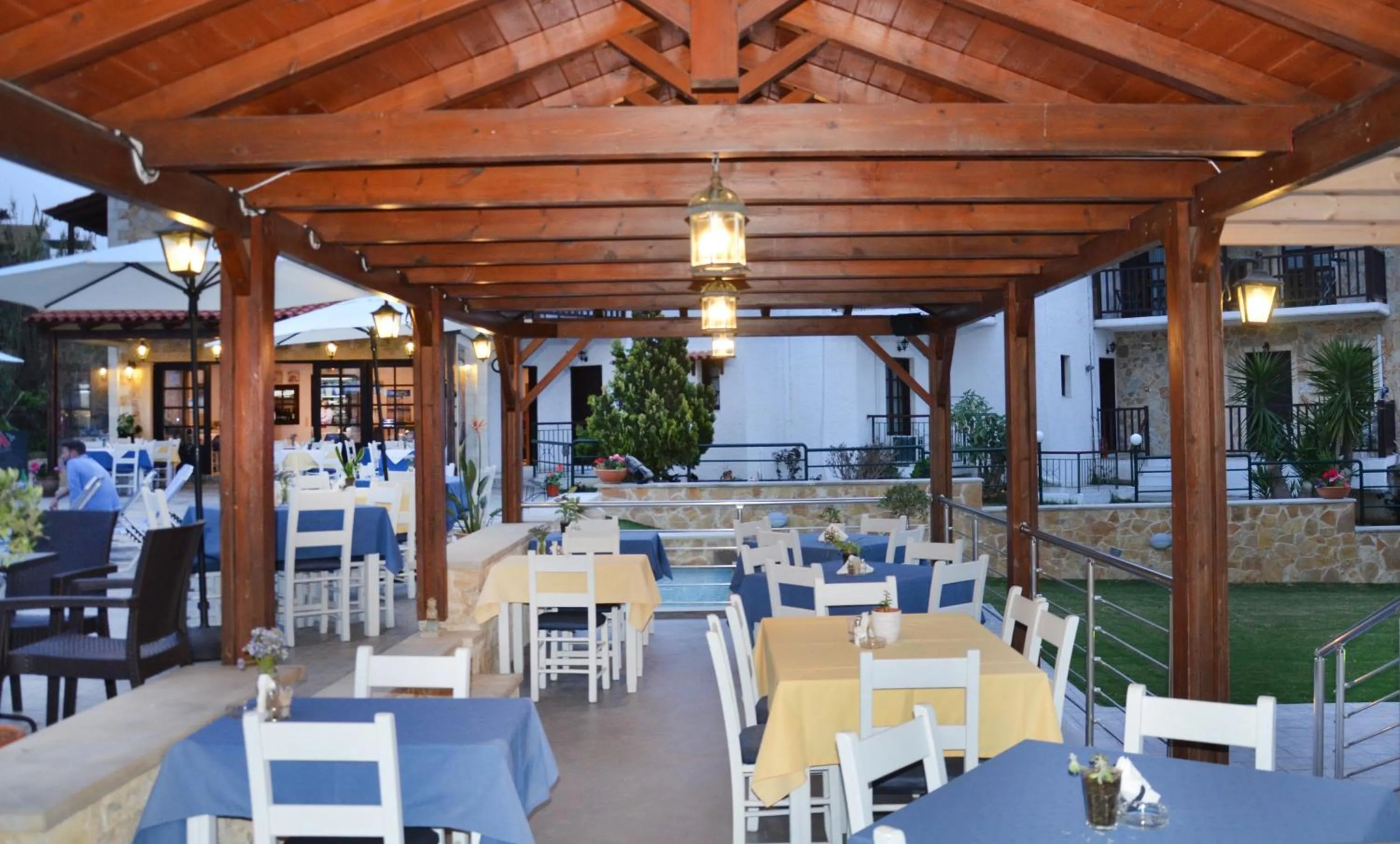 Restaurant/places to eat in Ledra Maleme Hotel