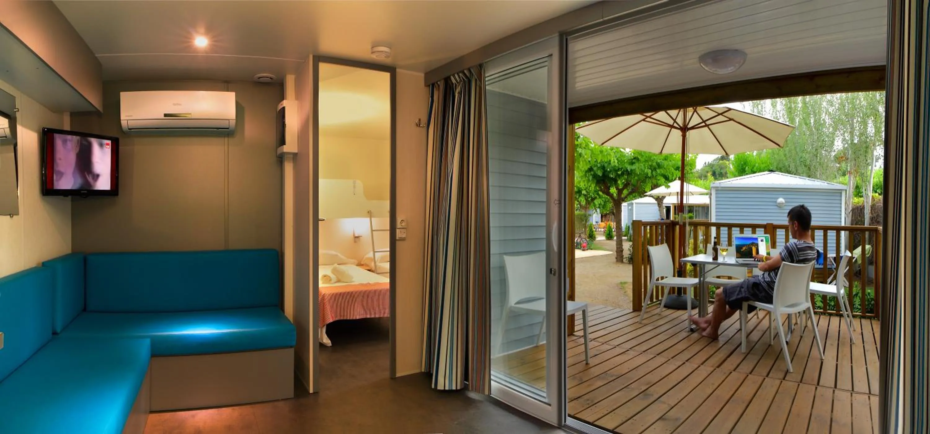 Patio, Bed in Tamarit Beach Resort