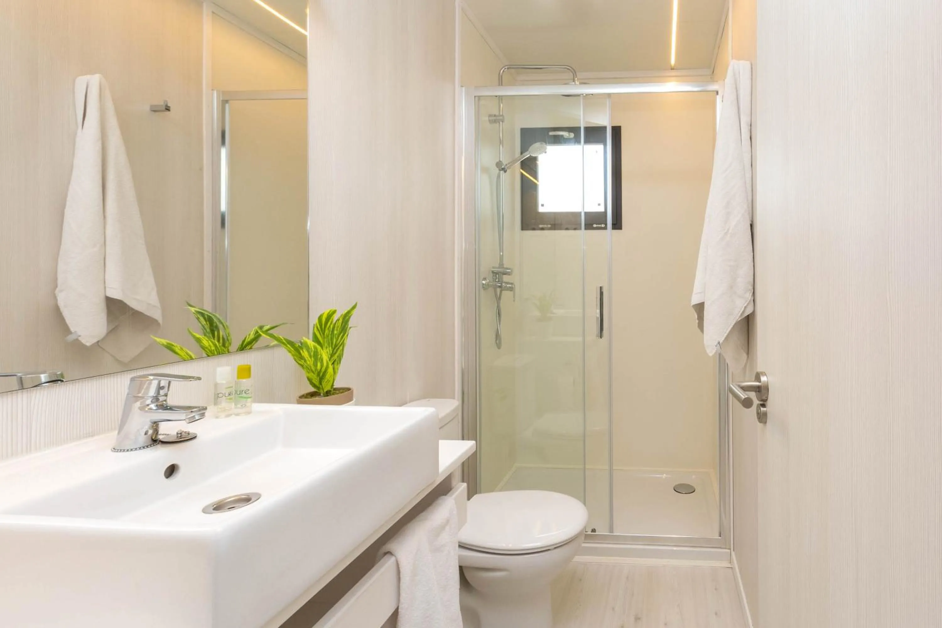 Shower in Tamarit Beach Resort