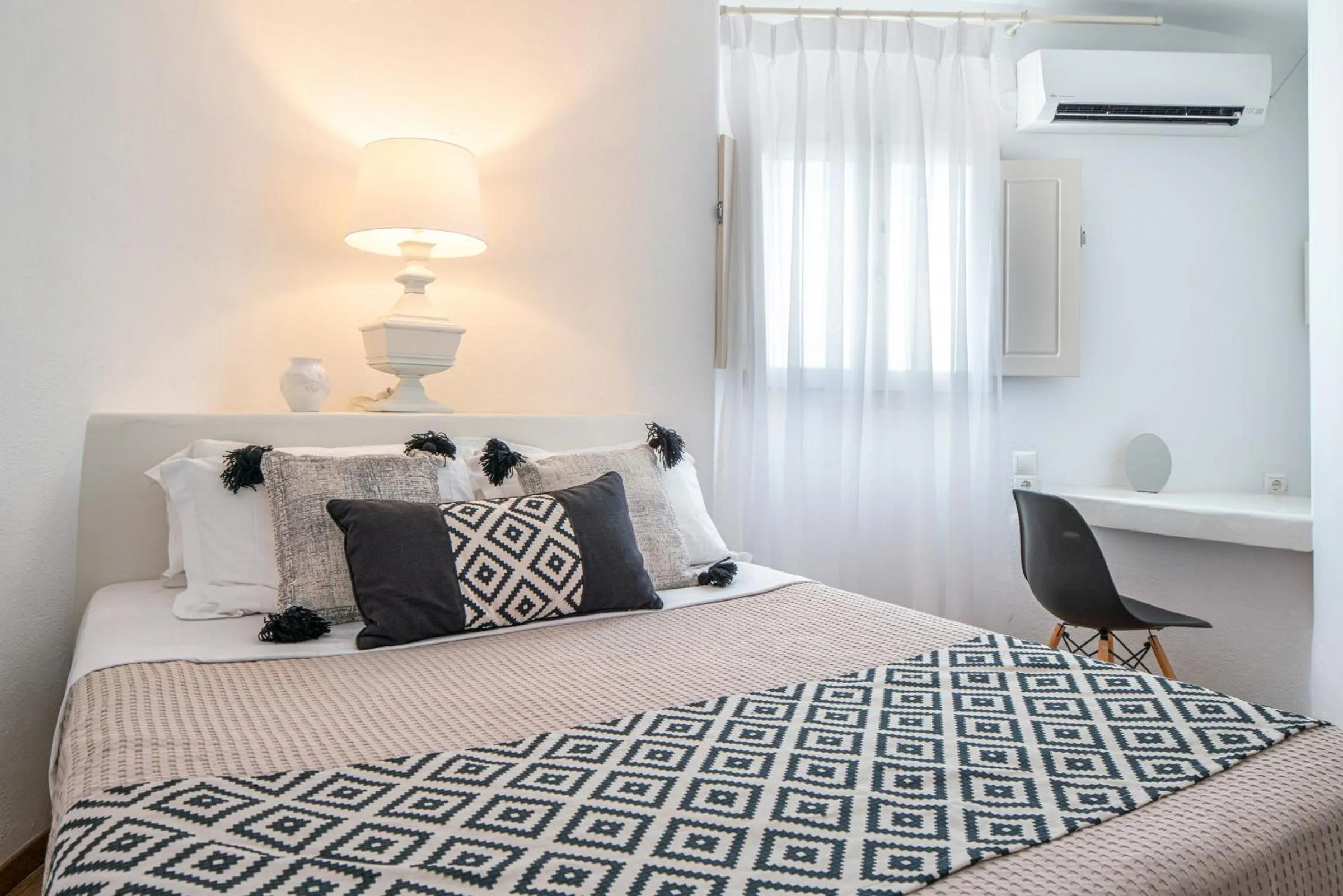 Bedroom, Bed in Ode Villa Oia Caldera & Sunset View