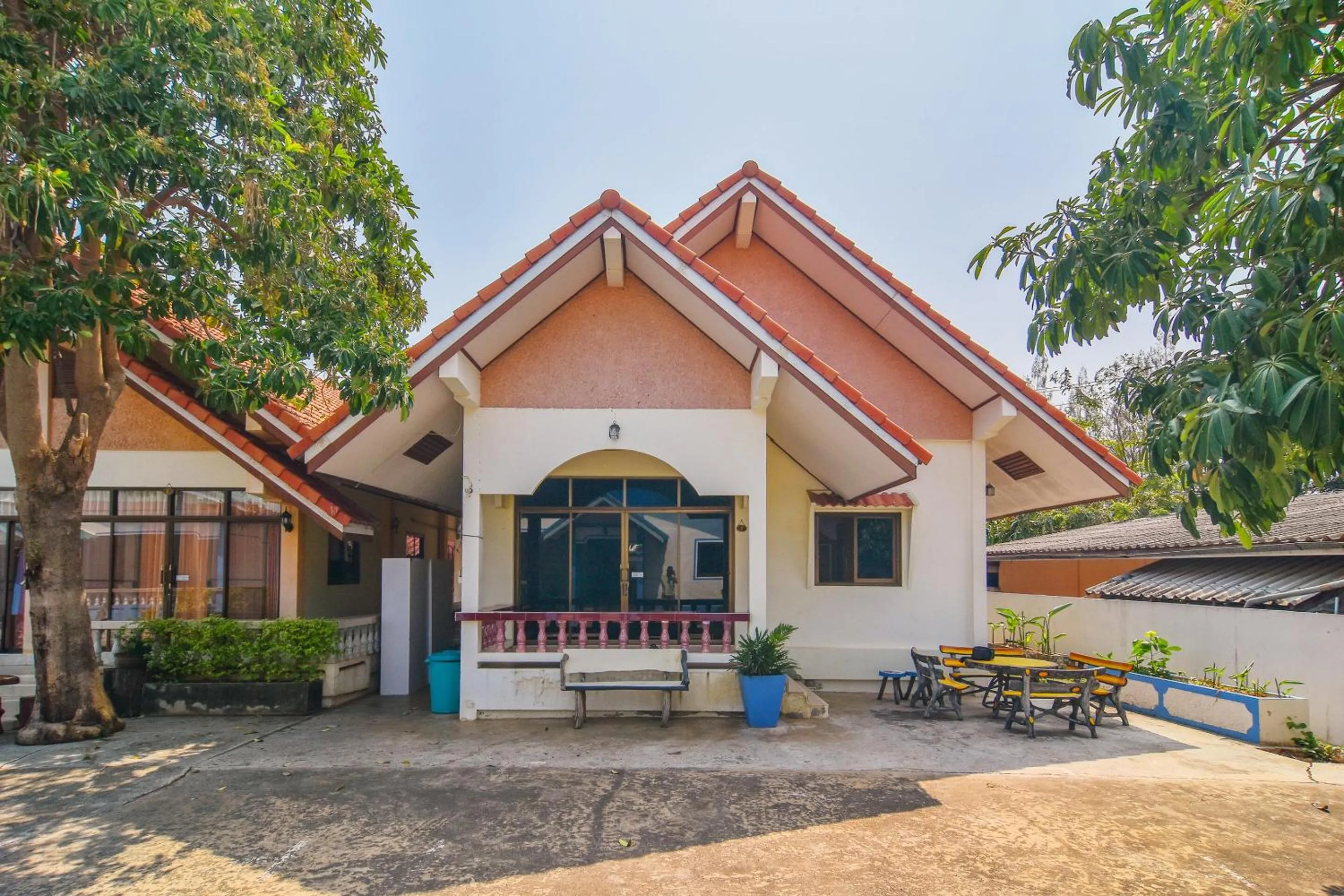 Facade/entrance in Seaside Hua Hin