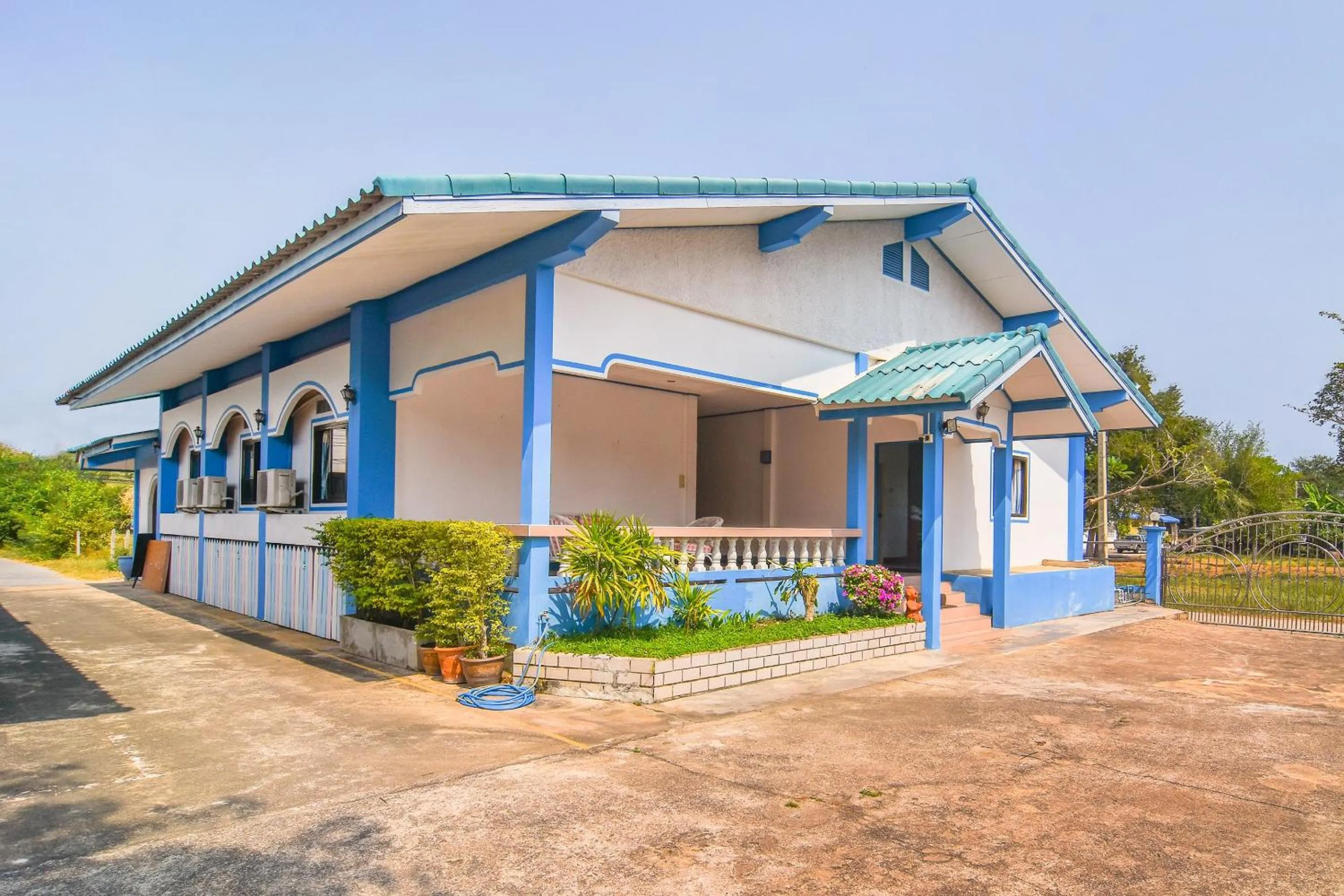 Facade/entrance in Seaside Hua Hin