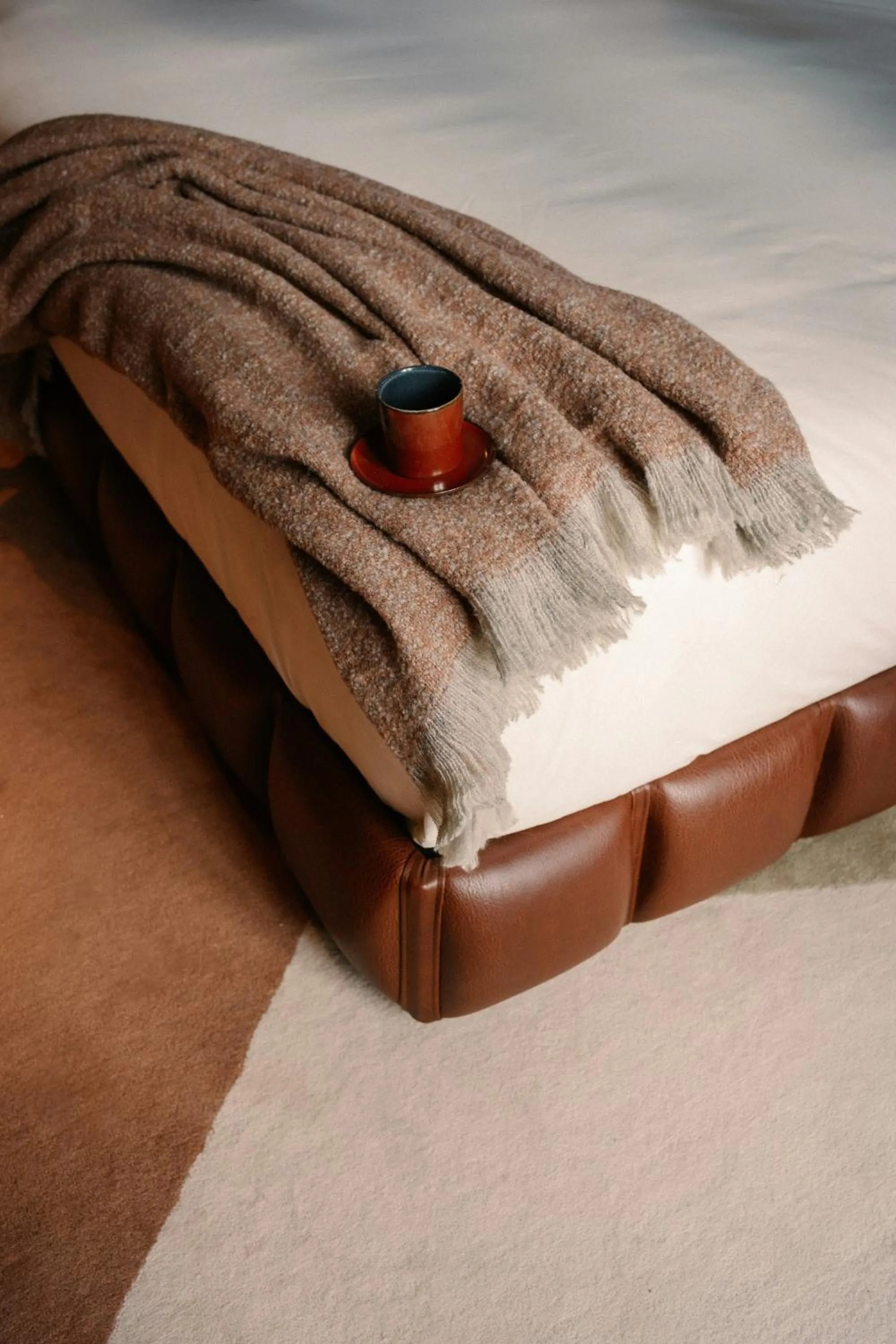 Photo of the whole room, Bed in Nômade Temple Madrid