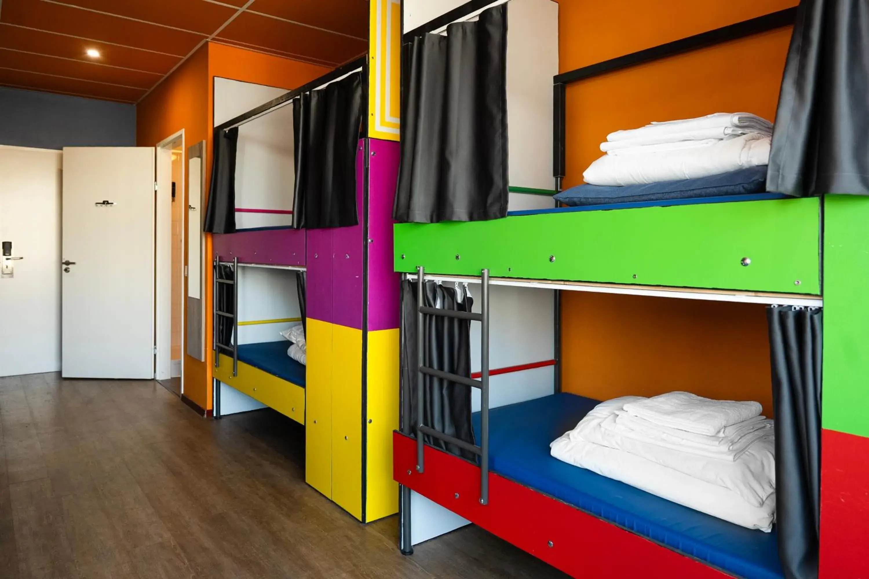 Bed in Amsterdam Teleport Hotel - Free Parking Bed in Amsterdam Teleport Hotel - Free Parking