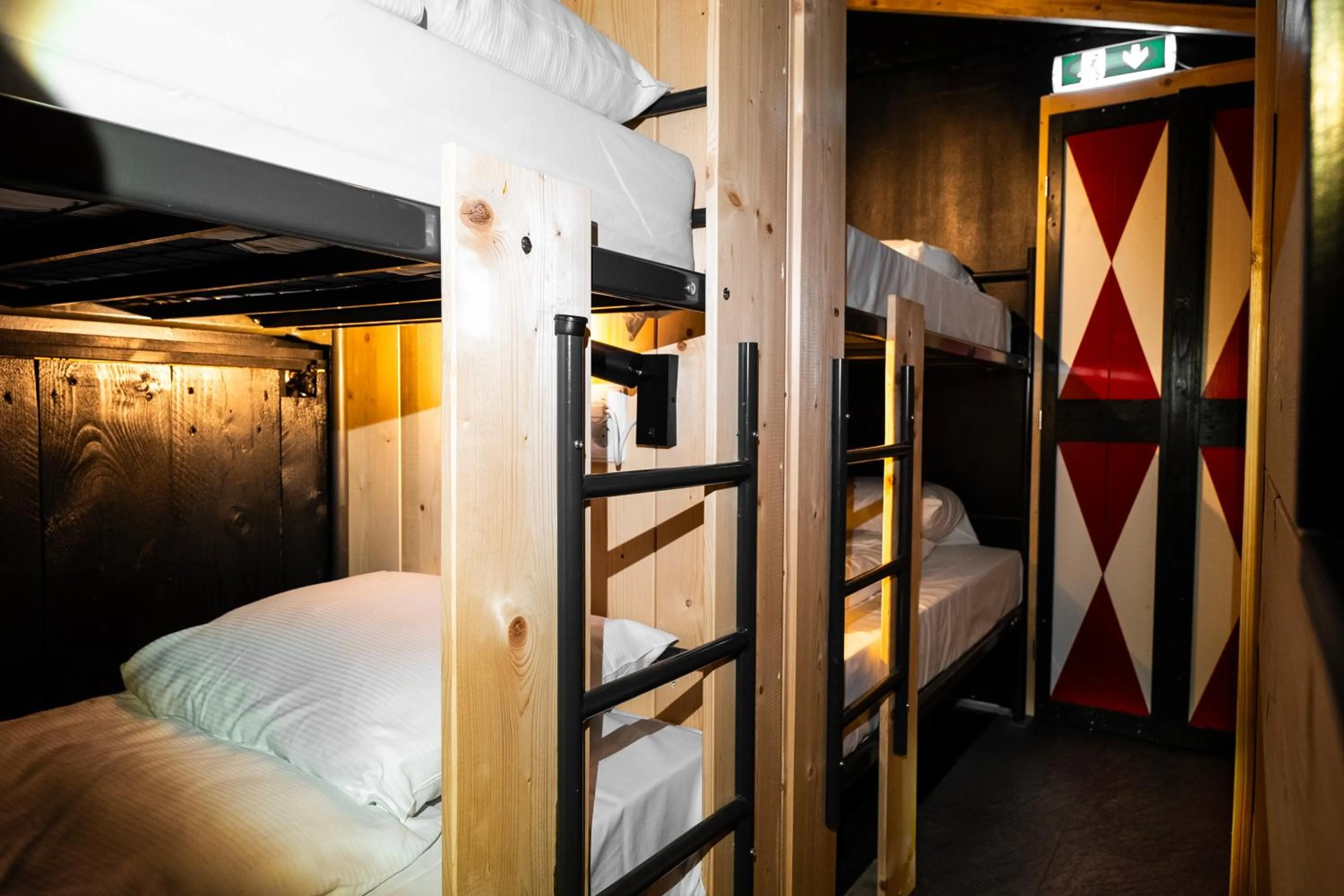 Bed in Amsterdam Teleport Hotel