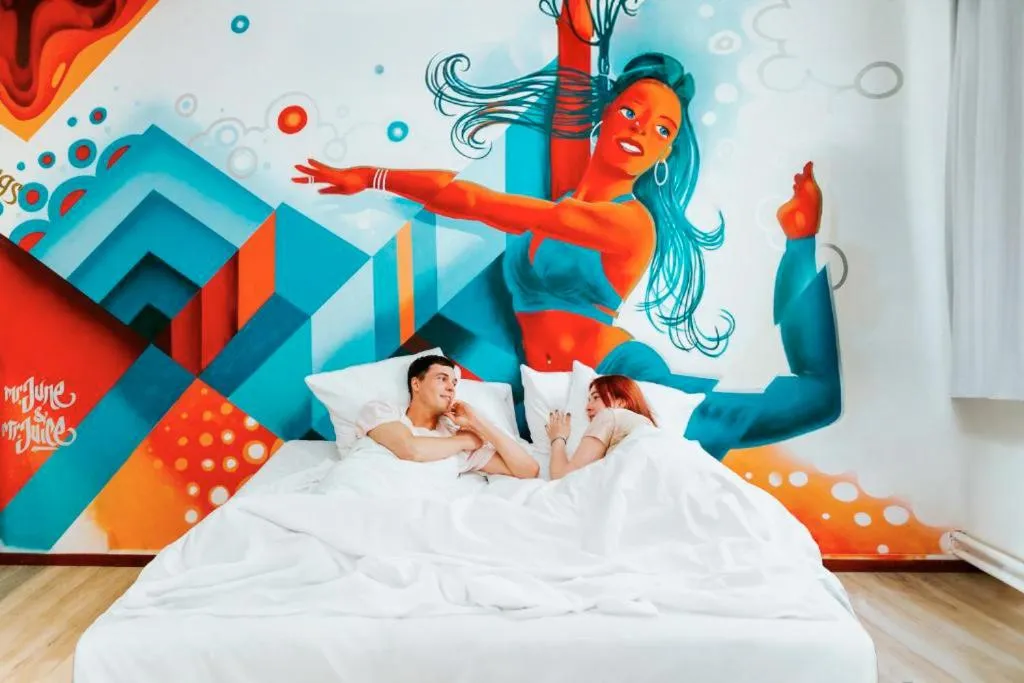 Bed in Amsterdam Teleport Hotel - Free Parking