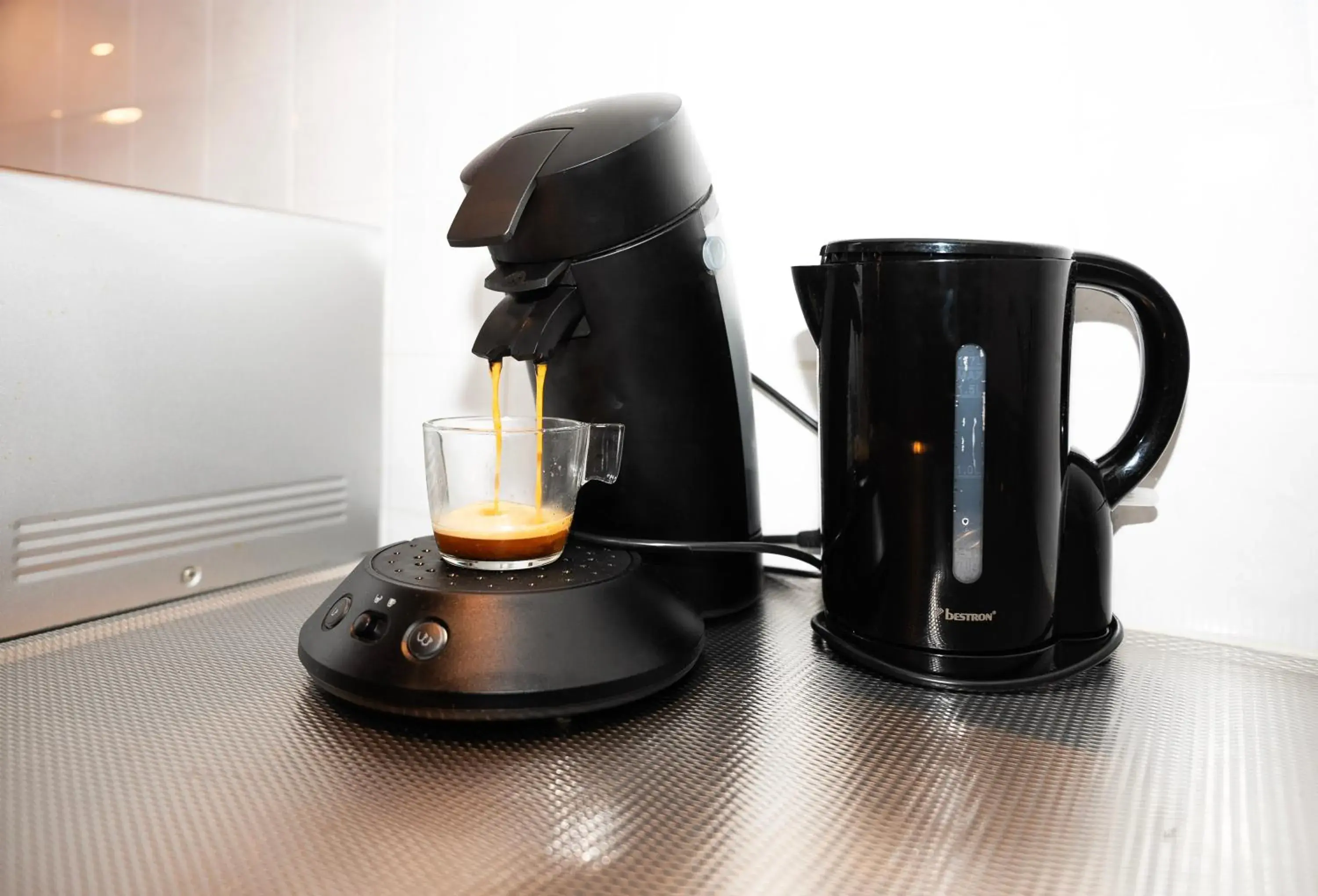 8-Person Studio with Beach Theme in Amsterdam Teleport Hotel 8-Person Studio with Beach Theme in Amsterdam Teleport Hotel