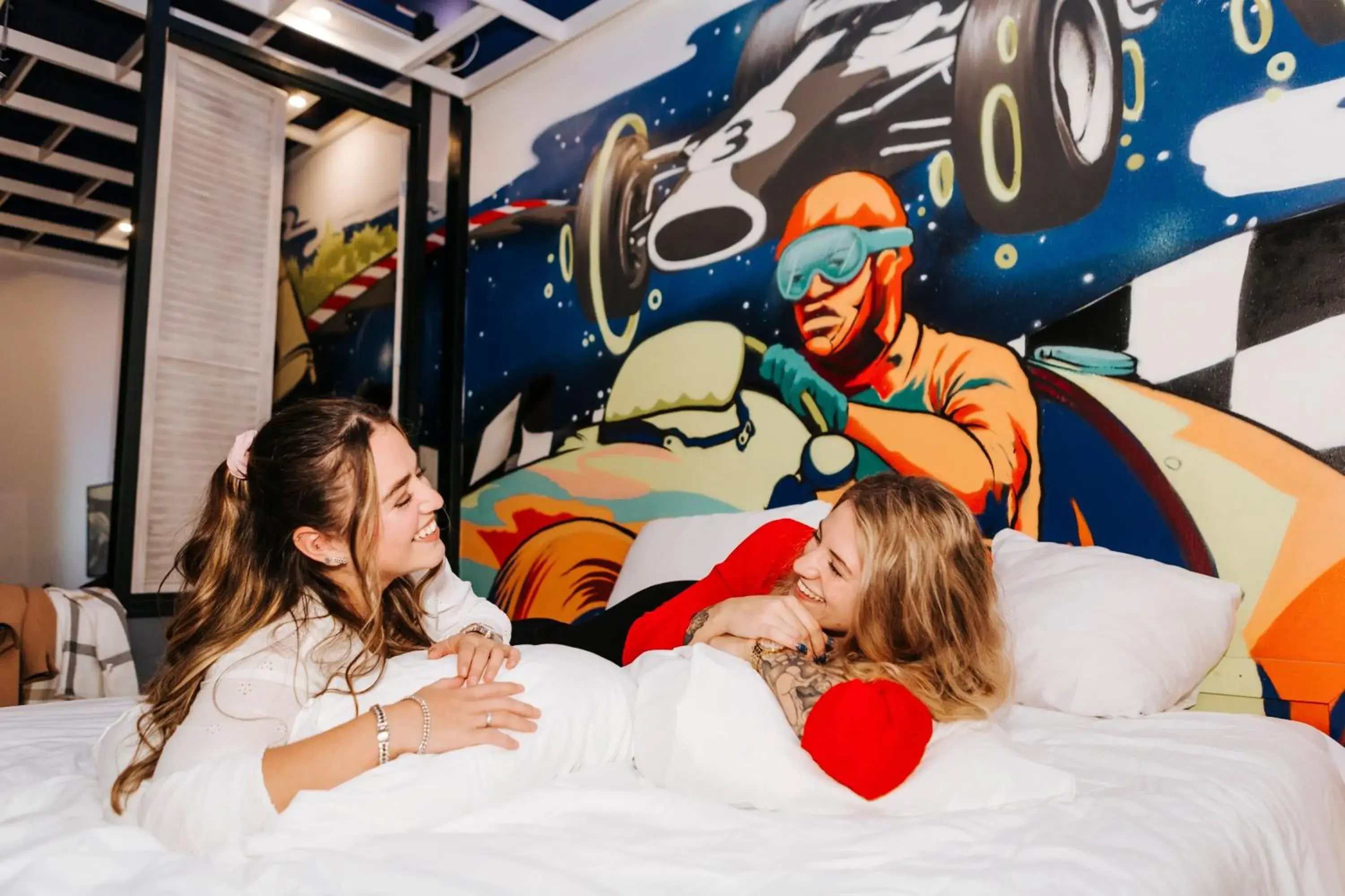 Bed in Amsterdam Teleport Hotel - Free Parking Bed in Amsterdam Teleport Hotel - Free Parking