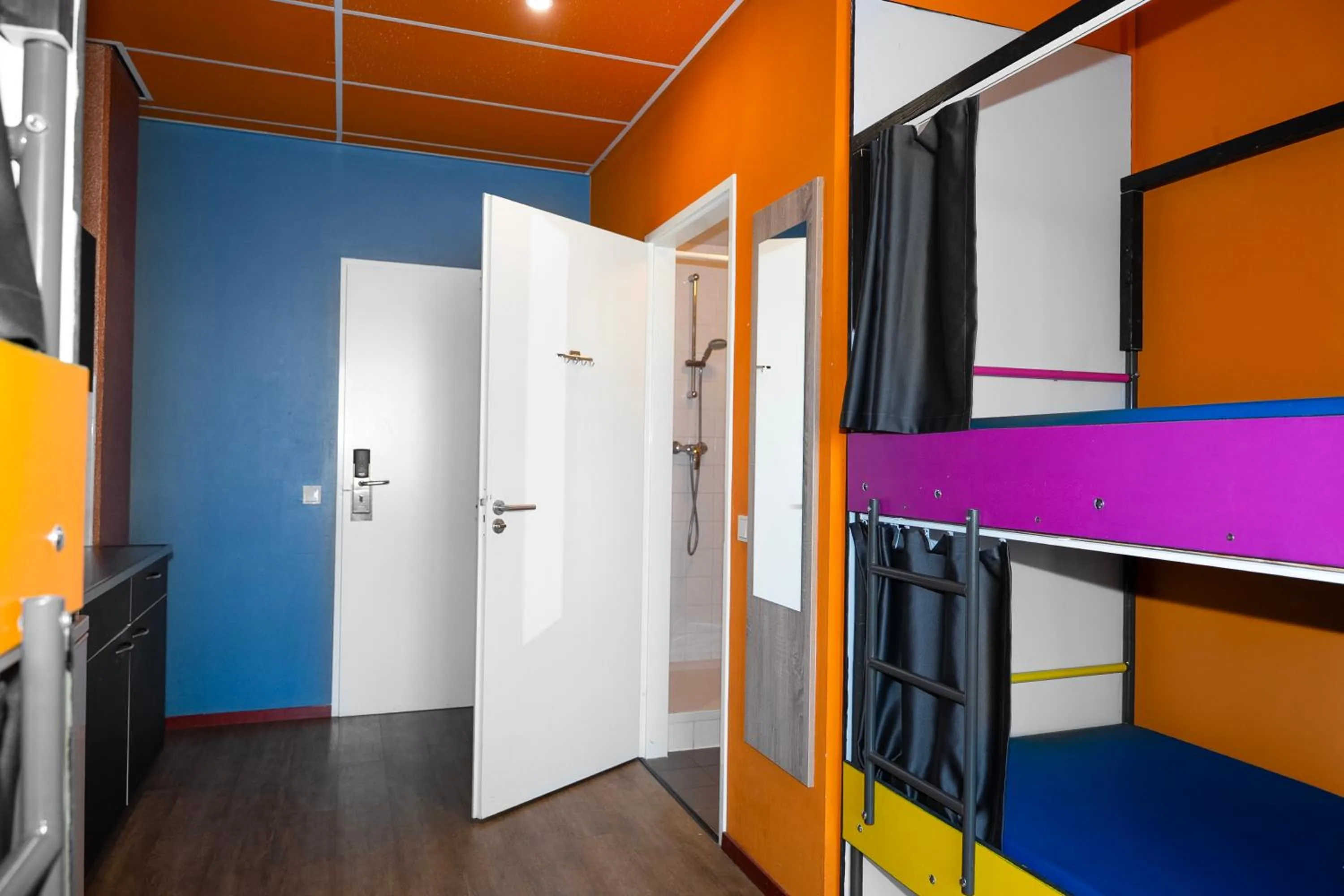 Bathroom in Amsterdam Teleport Hotel