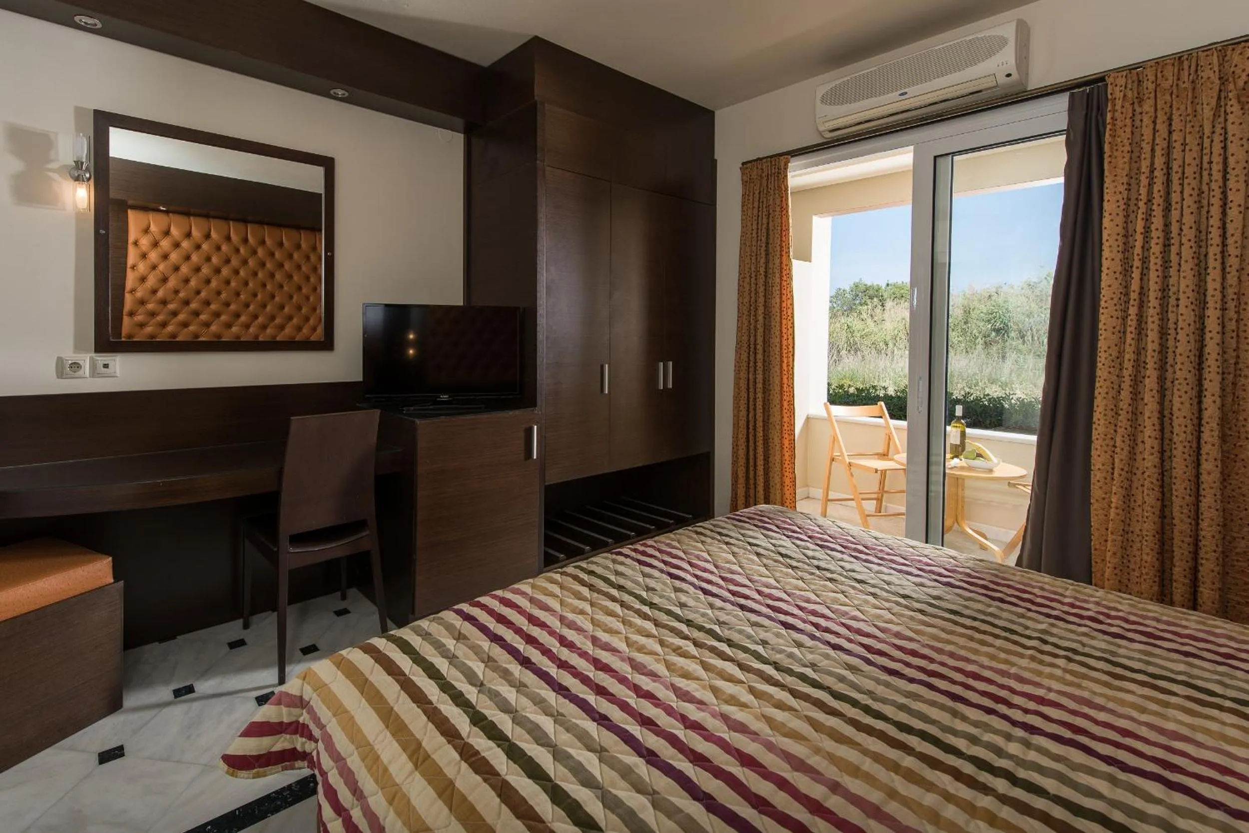 Photo of the whole room, Bed in Lito Beach Hotel