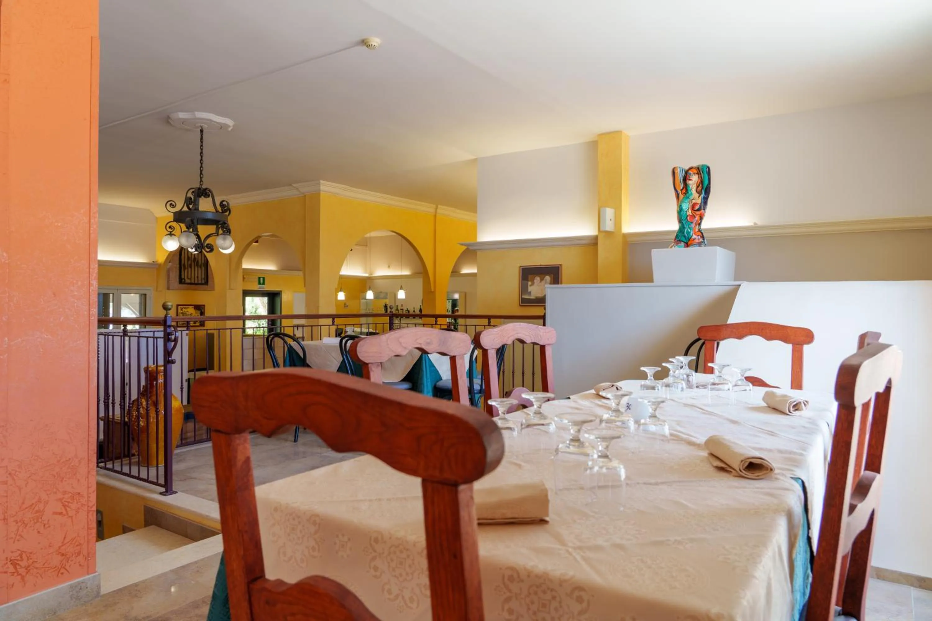 Restaurant/places to eat in Hotel Le Macine