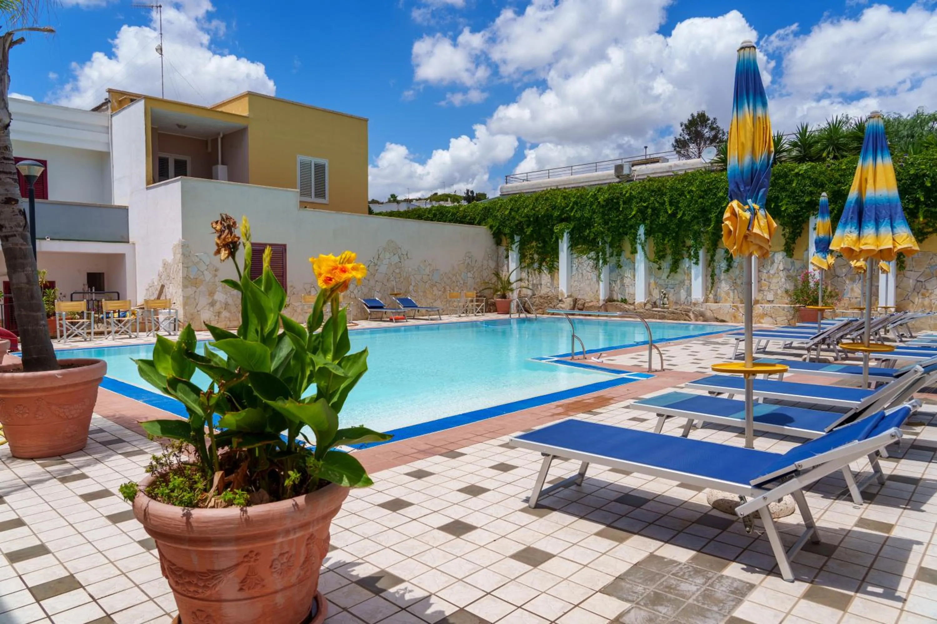 Pool view in Hotel Le Macine