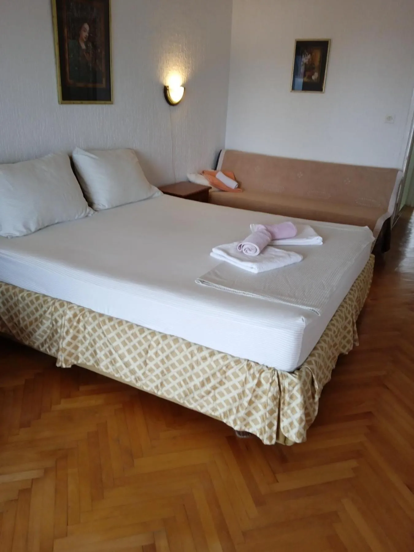 Bed in Apartments Dikan