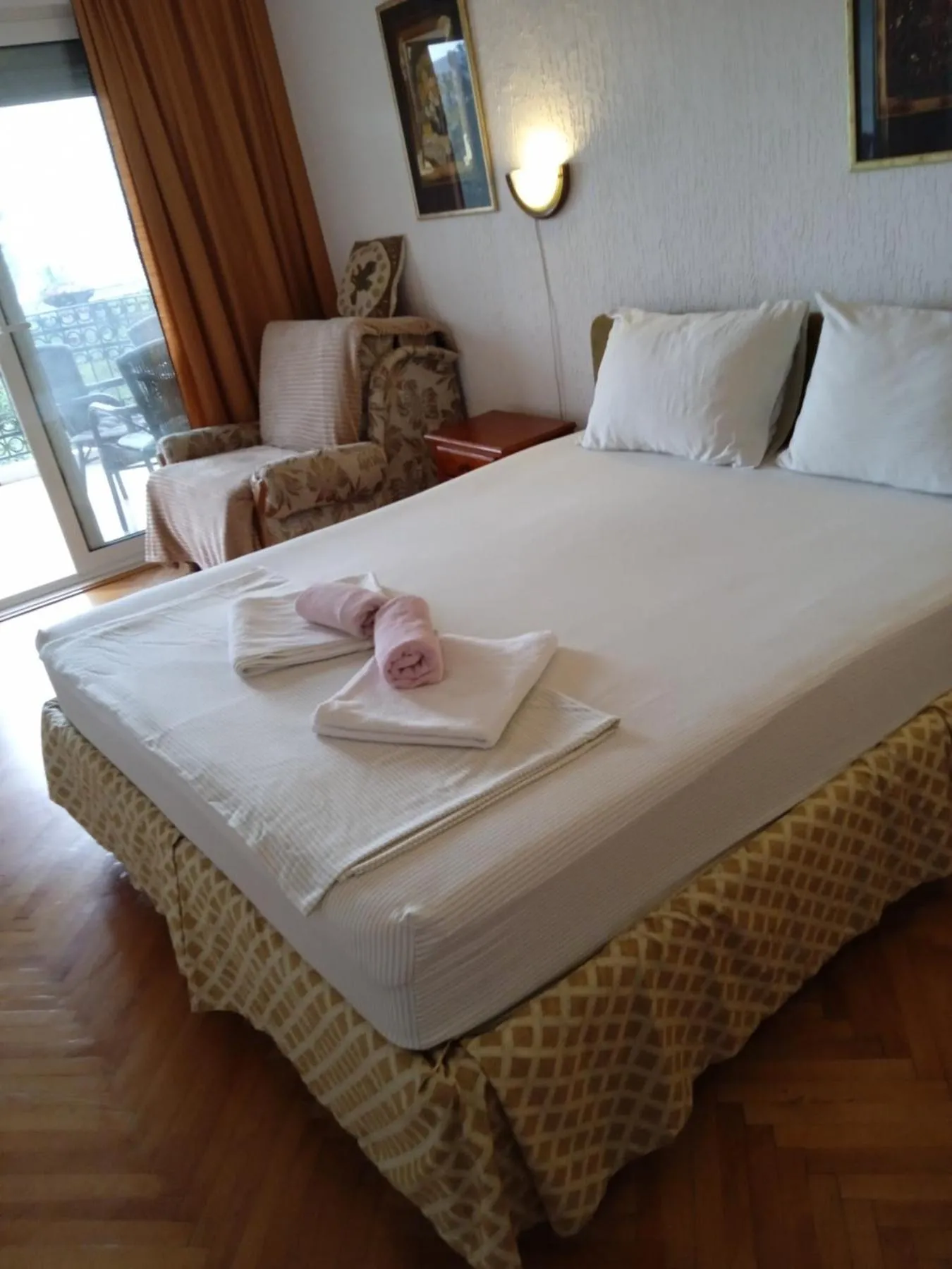 Bed in Apartments Dikan