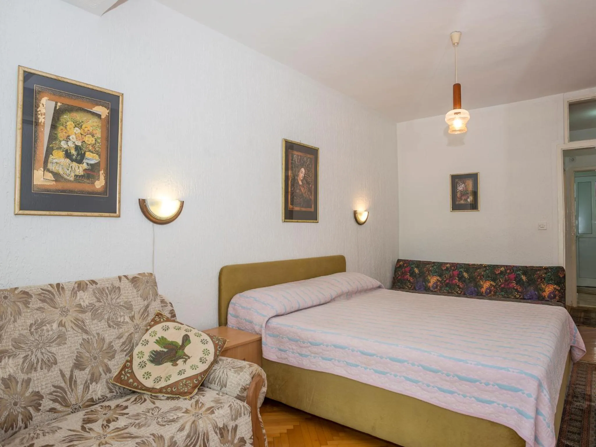 Bed in Apartments Dikan