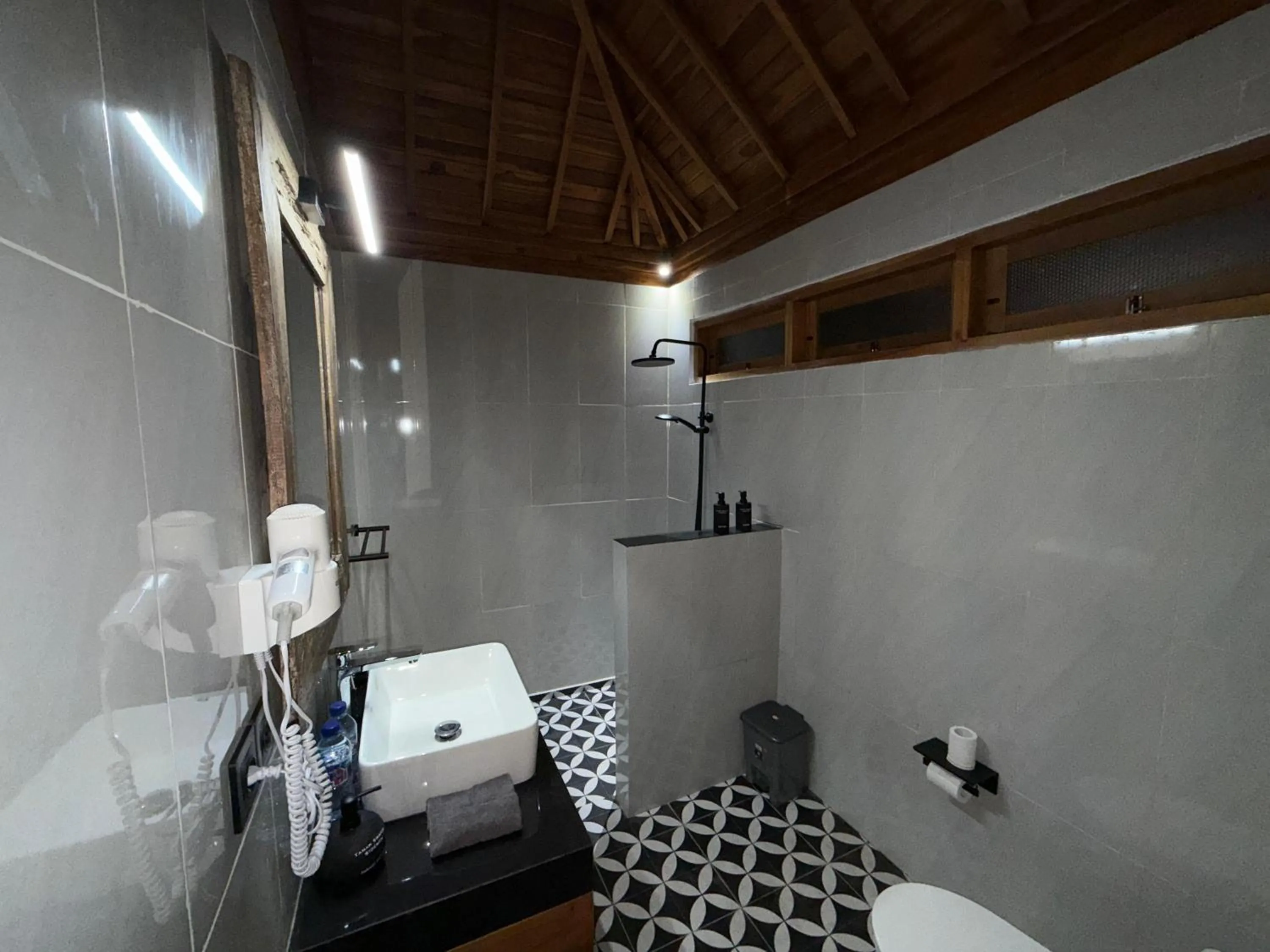 Bathroom in Taman Swarga Villa Resort & Spa Sidemen