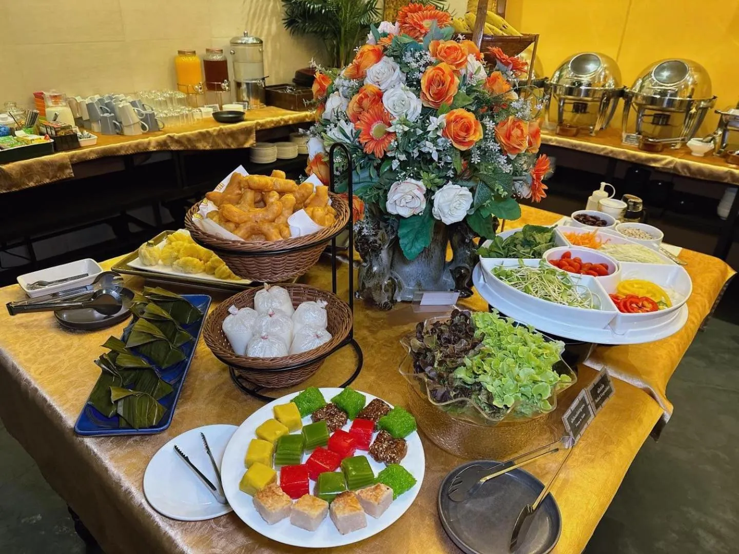 Restaurant/places to eat in The Bridge Residence Hotel