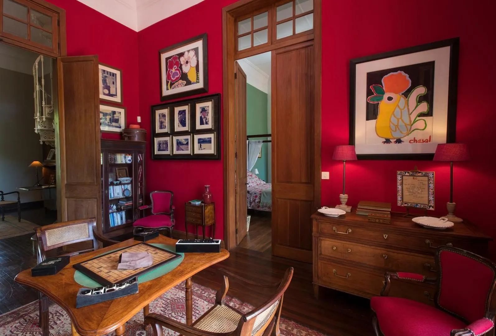 Library in La Demeure Saint Antoine