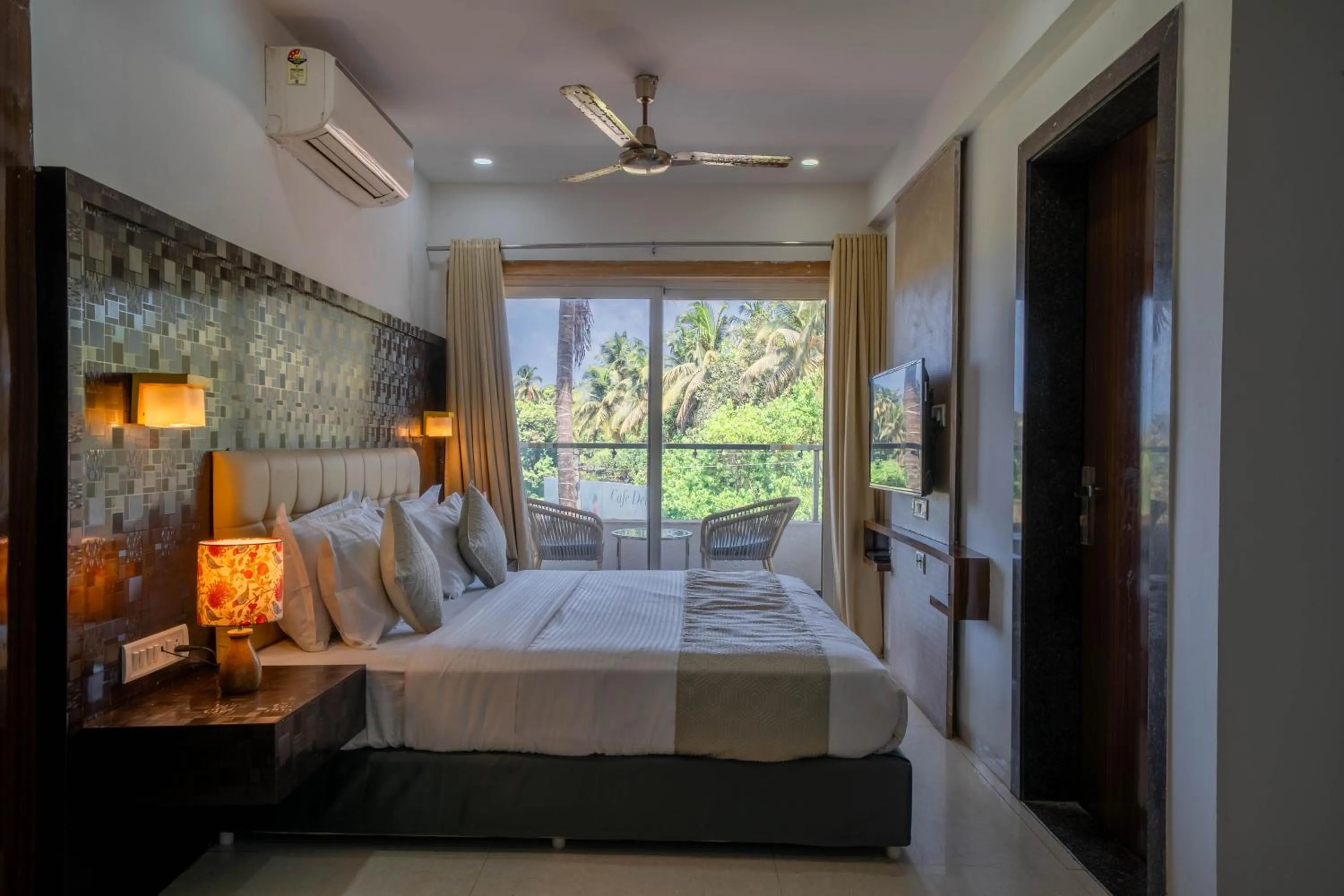View (from property/room), Bed in Perfectstayz Premium Goa Continental Baga