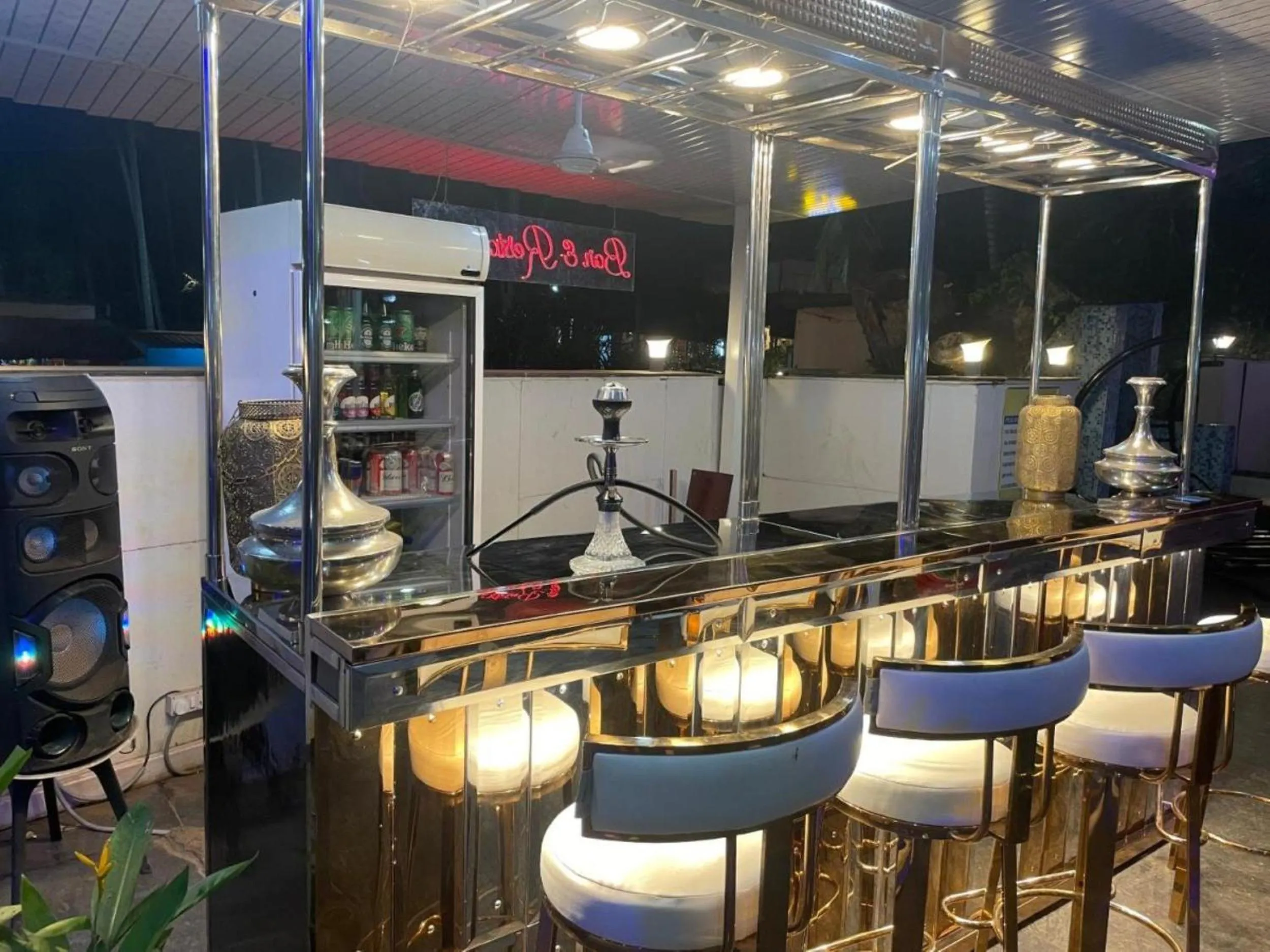 Lounge or bar in Perfectstayz Premium Goa Continental Baga