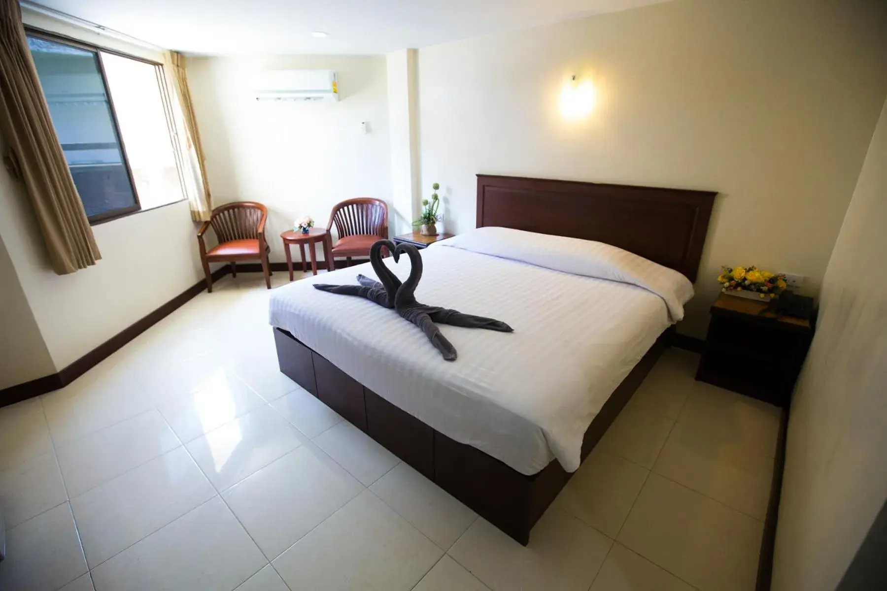 Bed in Twin Palms Resort Pattaya, SHA Extra Plus Certified Bed in Twin Palms Resort Pattaya, SHA Extra Plus Certified