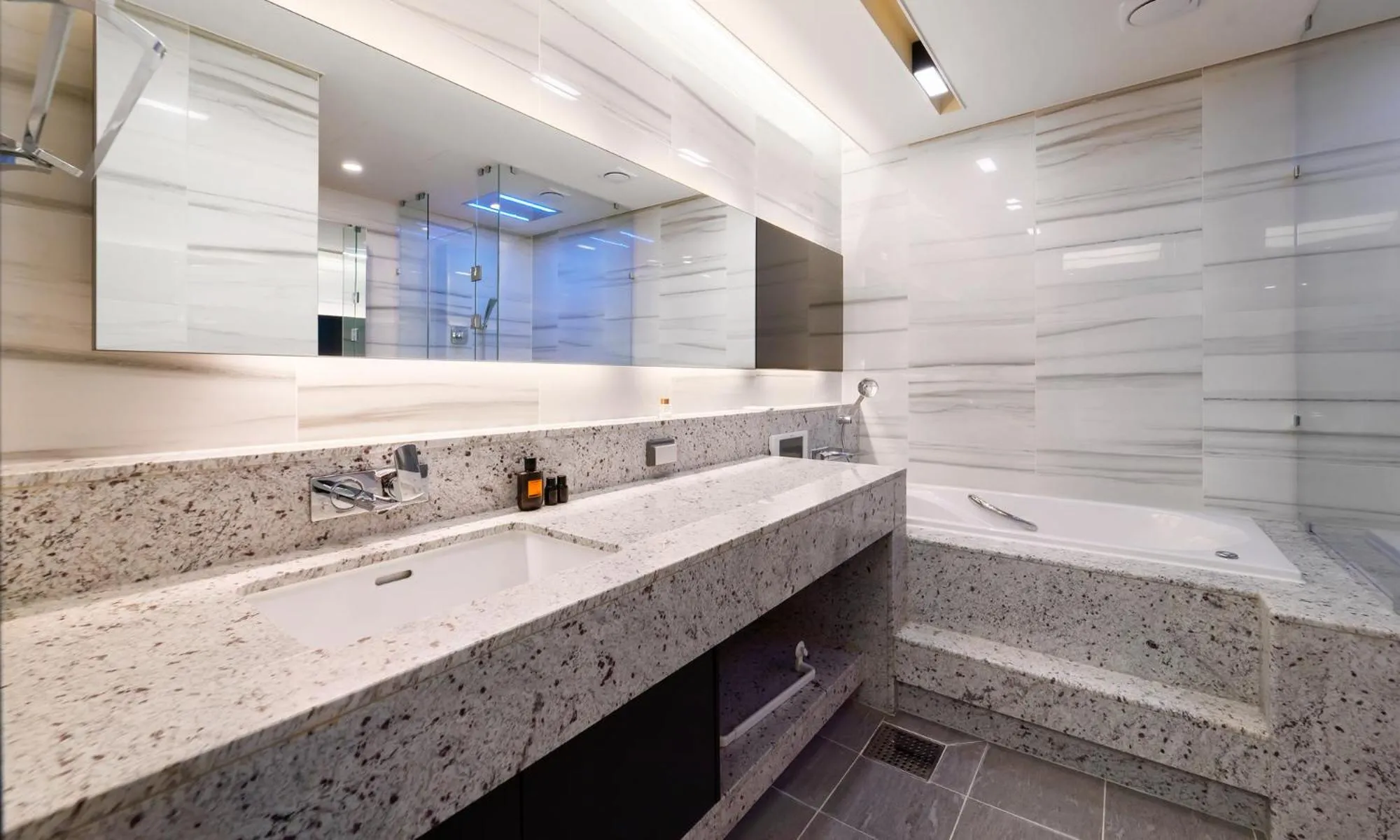 Bathroom in New CZ LCT Residence
