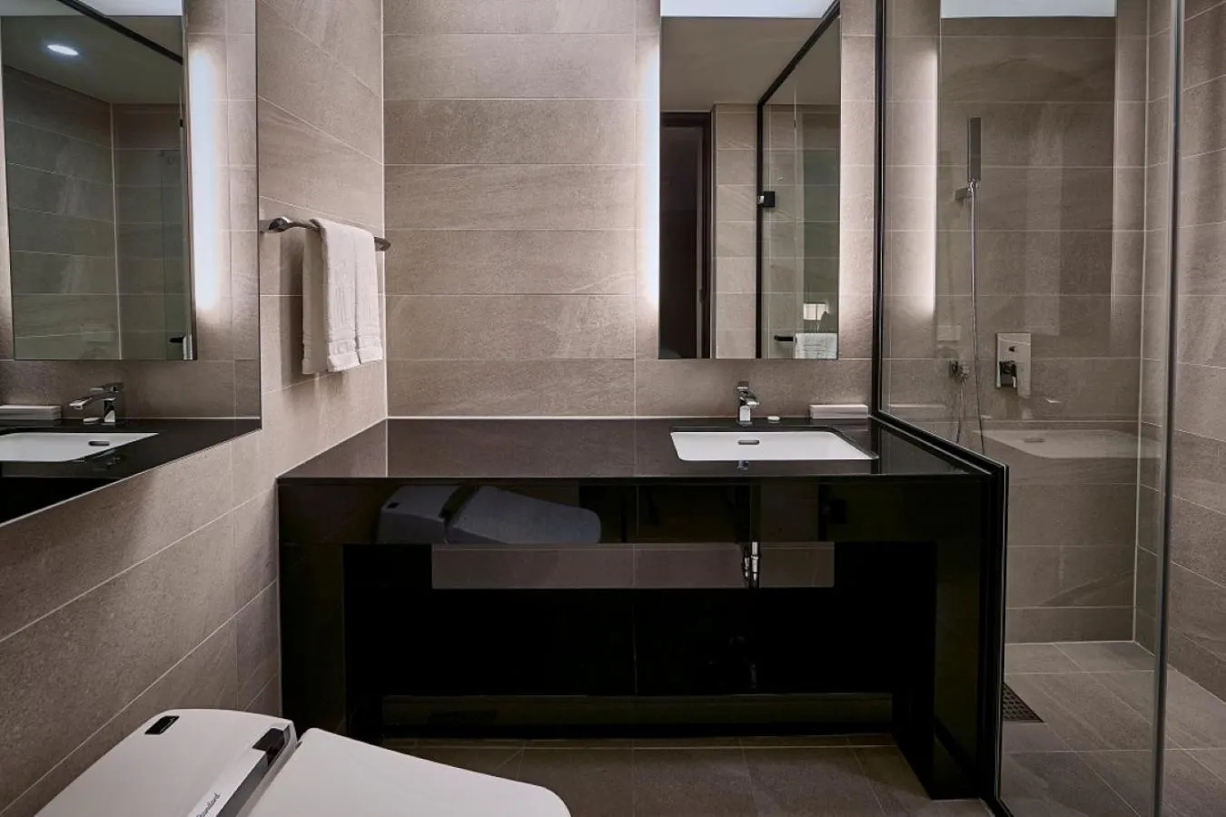 Bathroom in New CZ LCT Residence