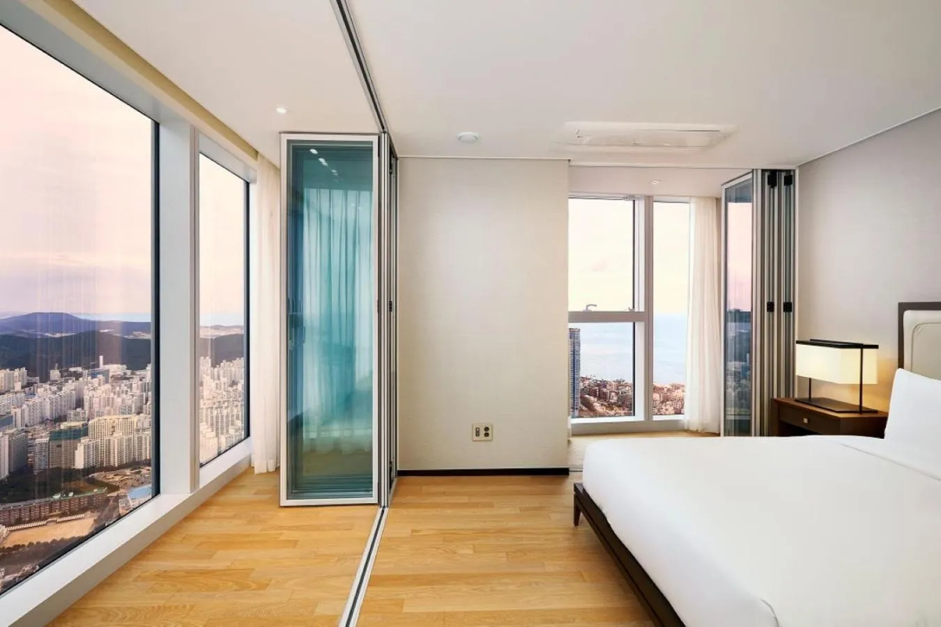 Bedroom, Bed in New CZ LCT Residence