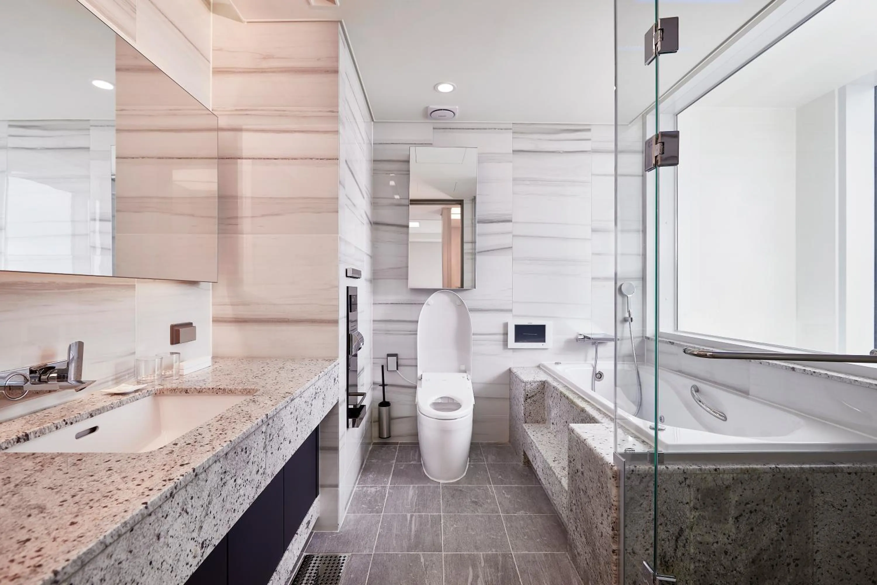 Bathroom in New CZ LCT Residence