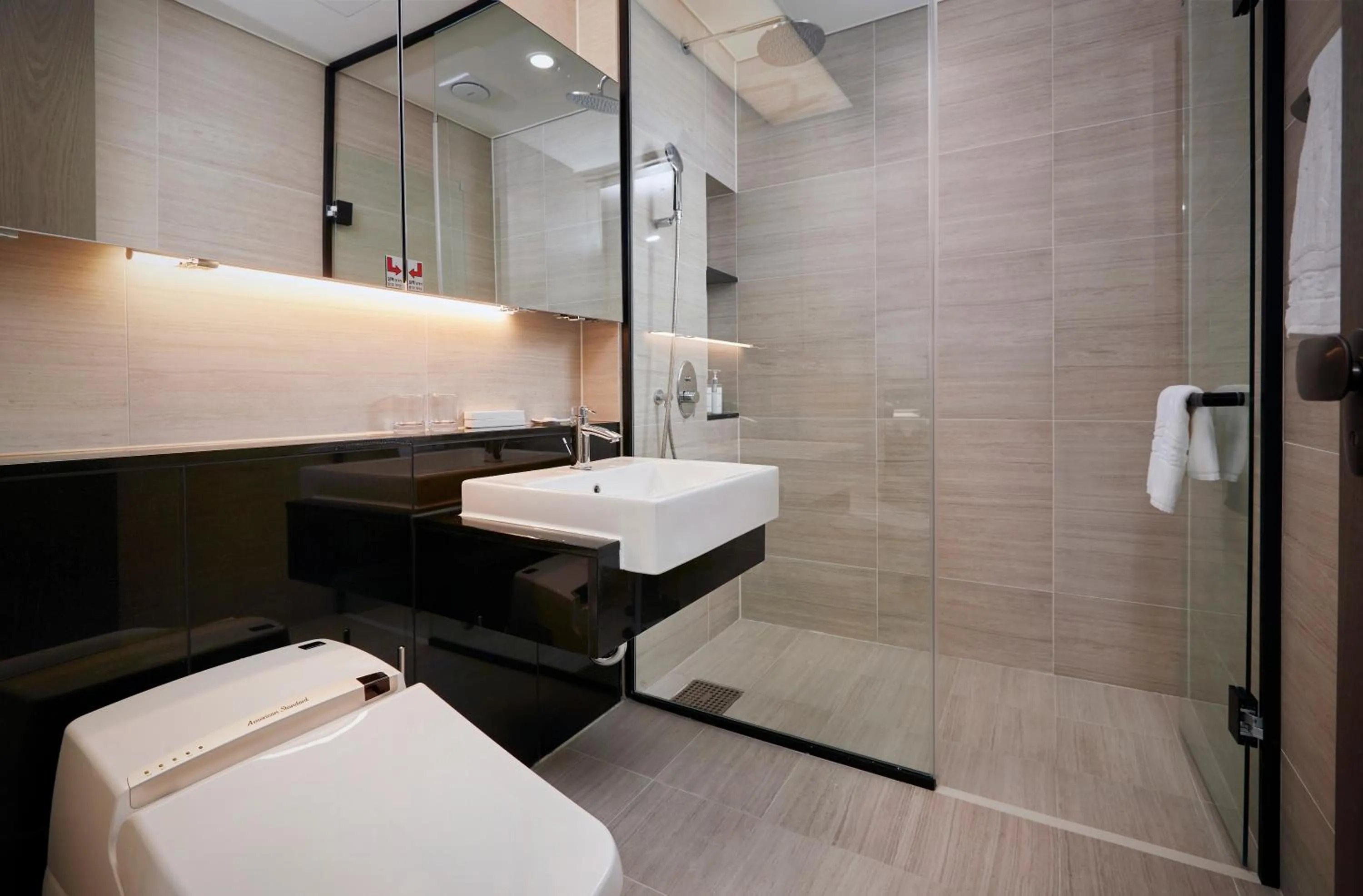 Bathroom in New CZ LCT Residence