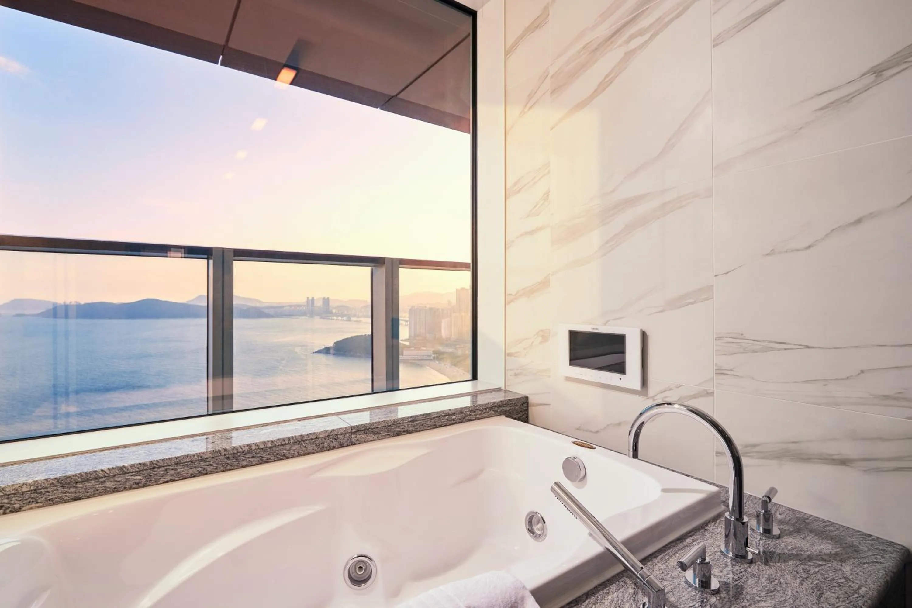 Bathroom in New CZ LCT Residence