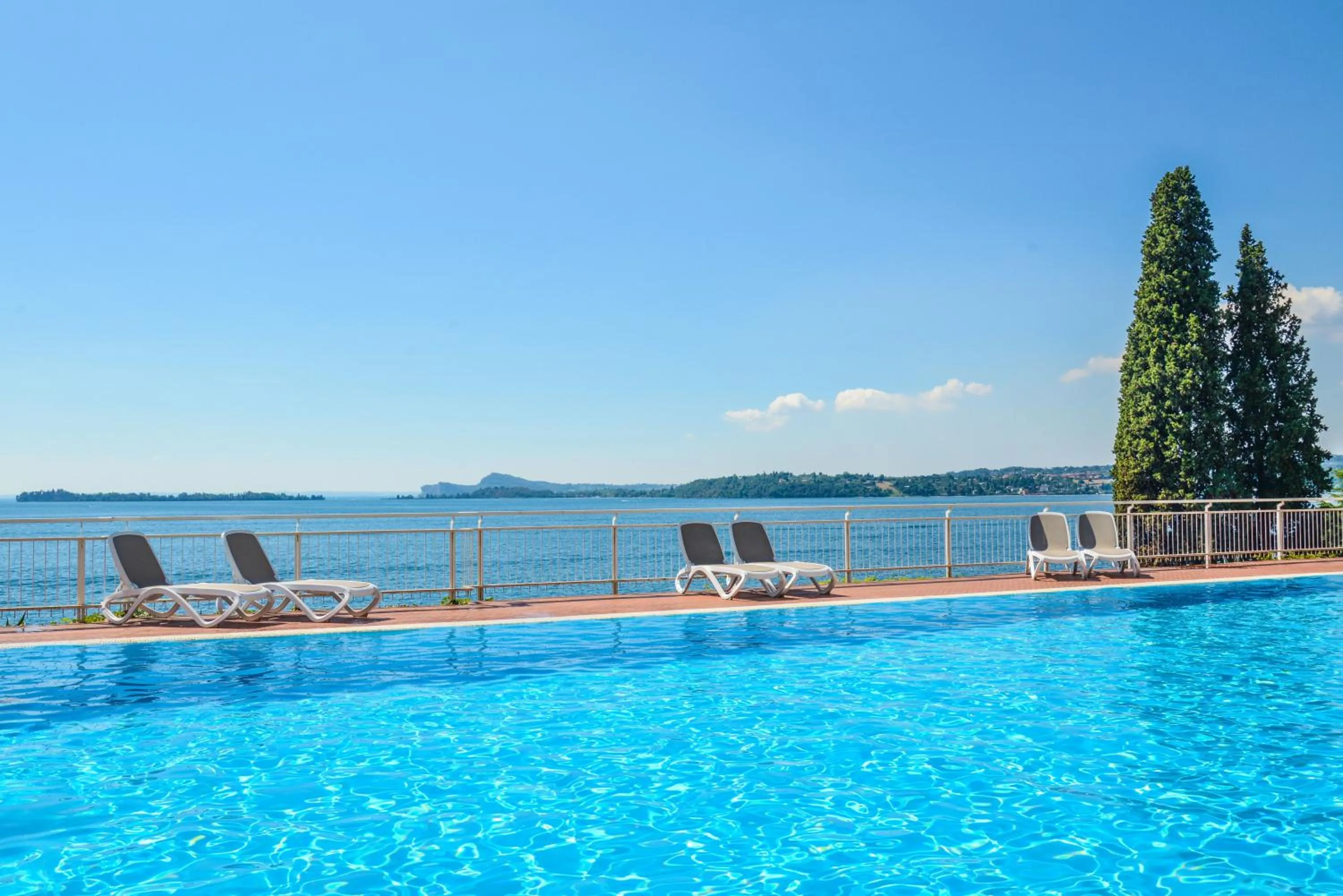 Pool view in Hotel Villa Rosenhof 1893