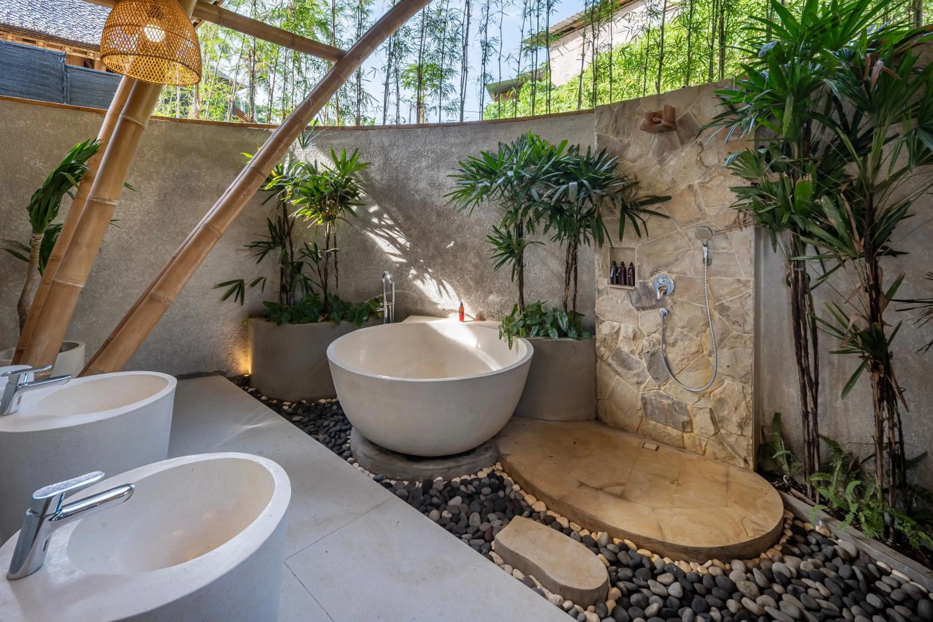 Toilet in Emana Bambooscape